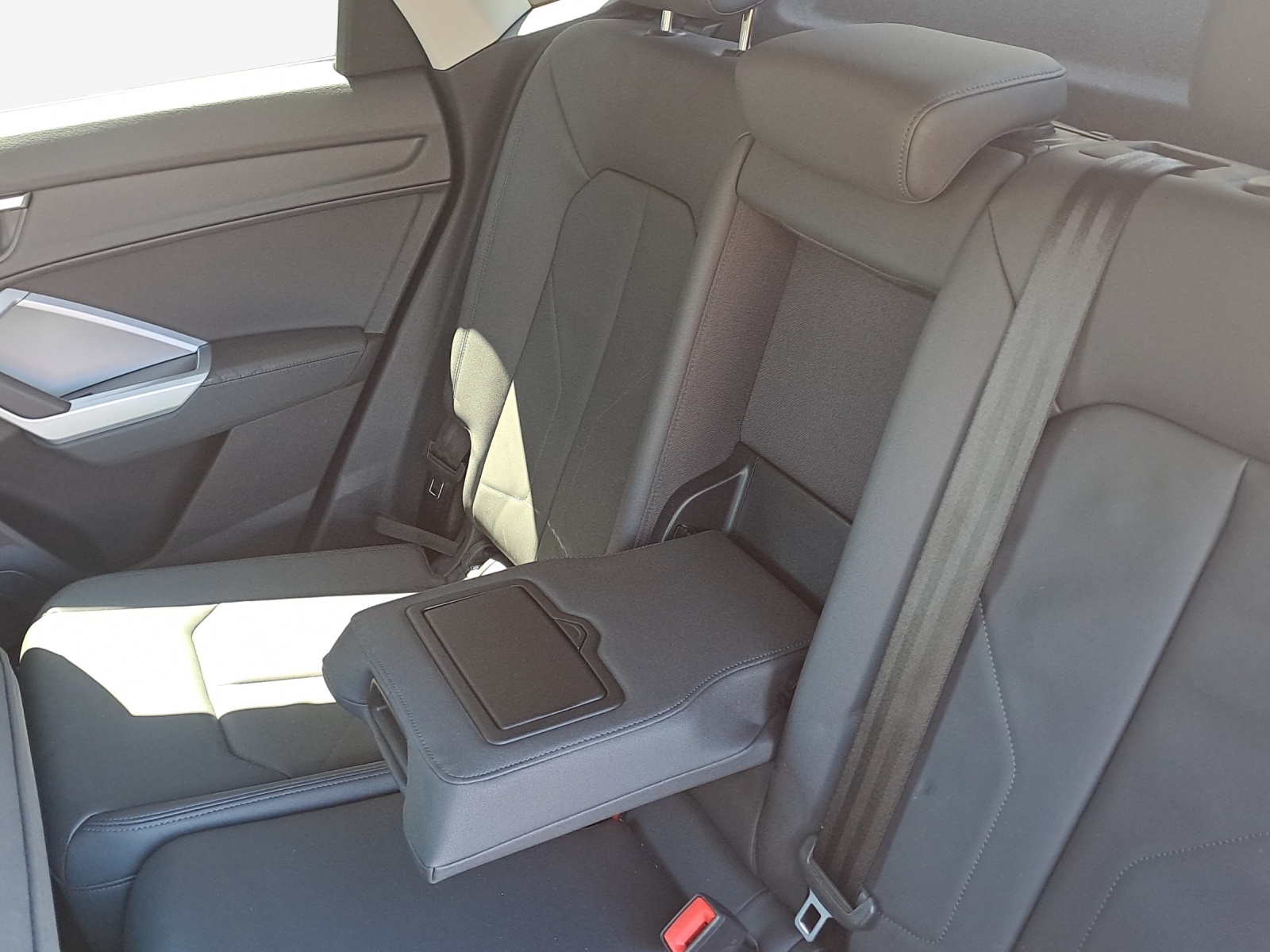 AUDI Q3 Sportback 35 TFSI Attraction S-tronic-image-11