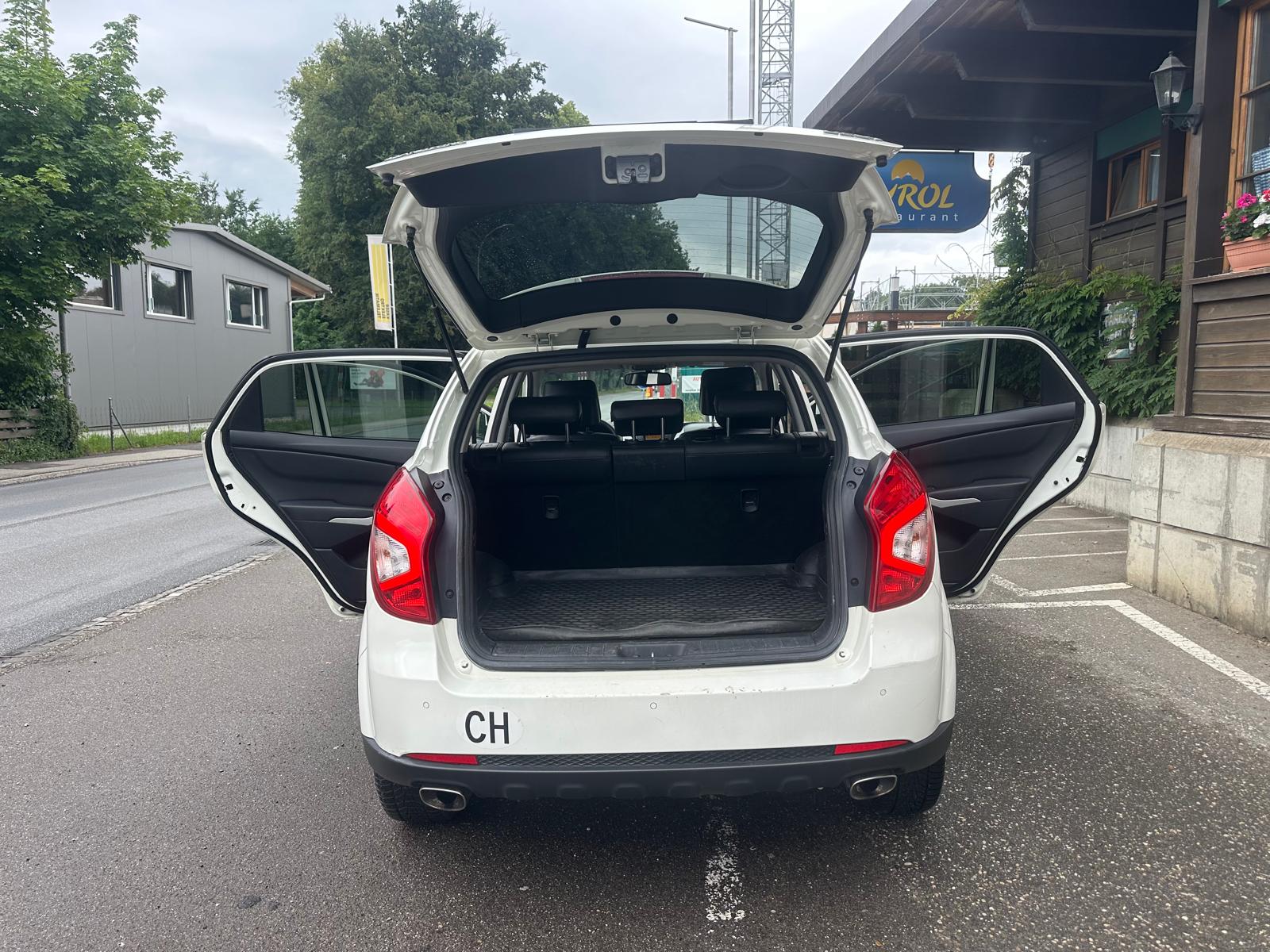 KGM-SsangYong Korando 2.0 e-XDI Sapphire 4WD-image-6