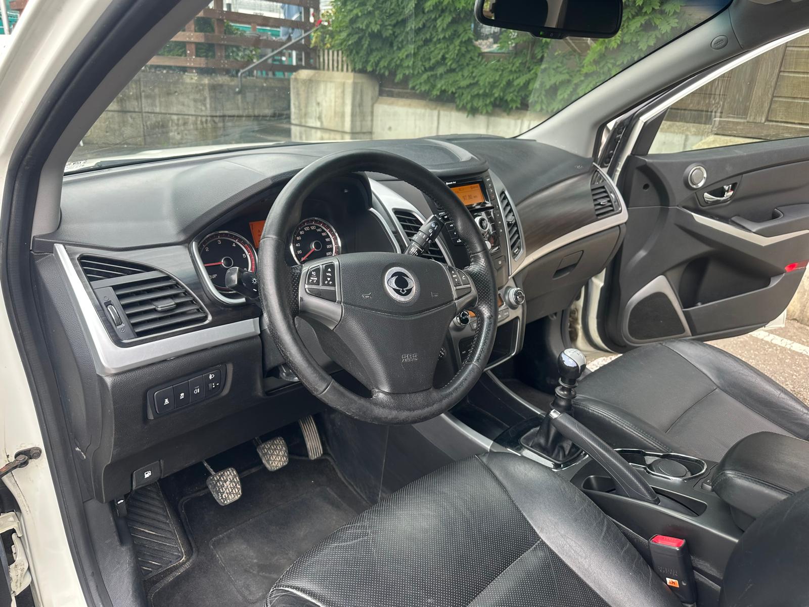 KGM-SsangYong Korando 2.0 e-XDI Sapphire 4WD-image-8