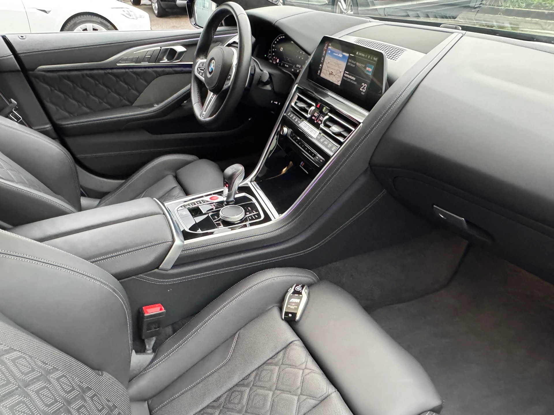 BMW M8 xDrive M Competition Steptronic-image-15