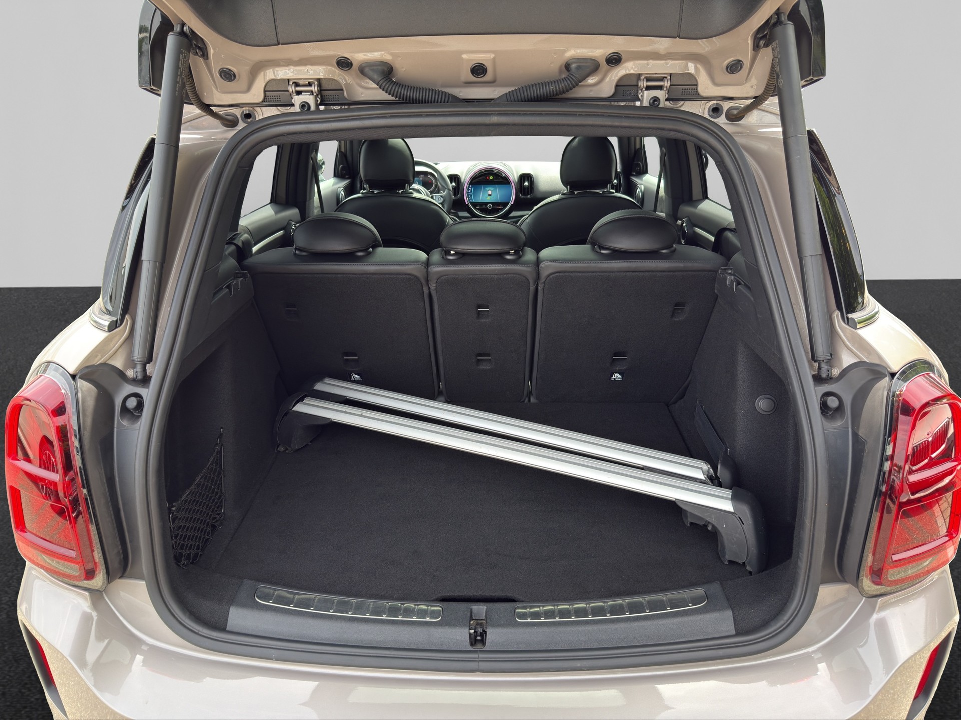 MINI Cooper S ALL4-image-18