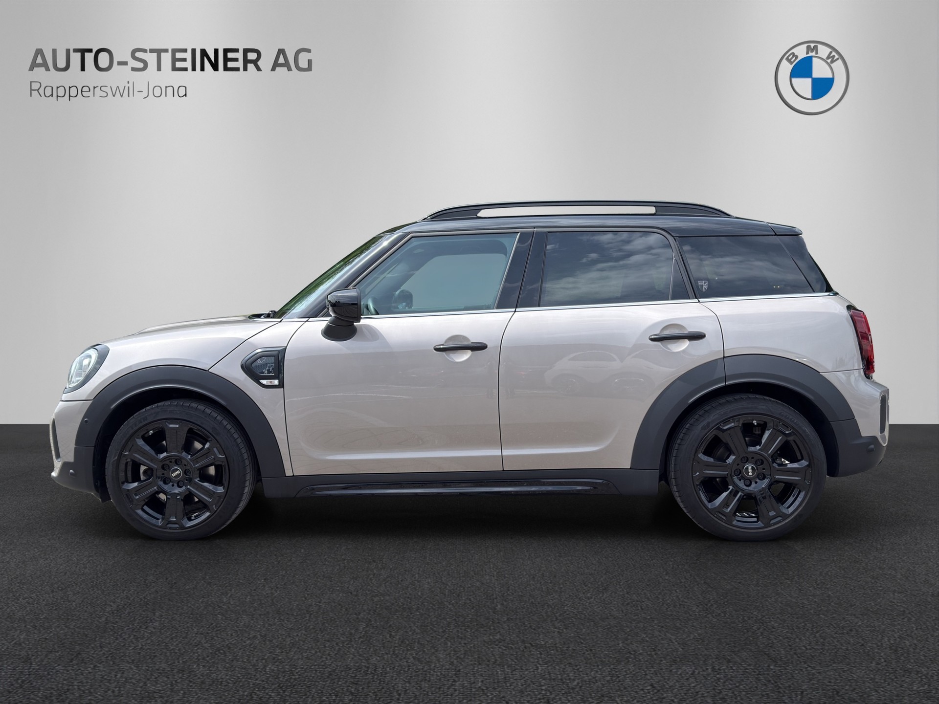 MINI Cooper S ALL4-image-1