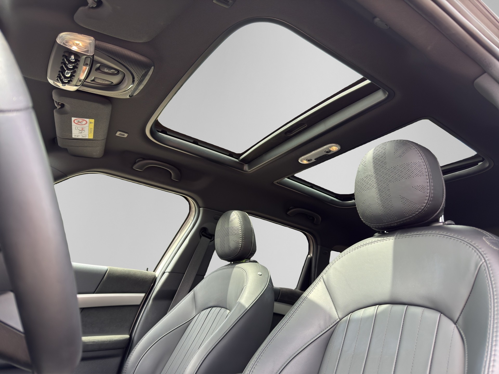 MINI Cooper S ALL4-image-10