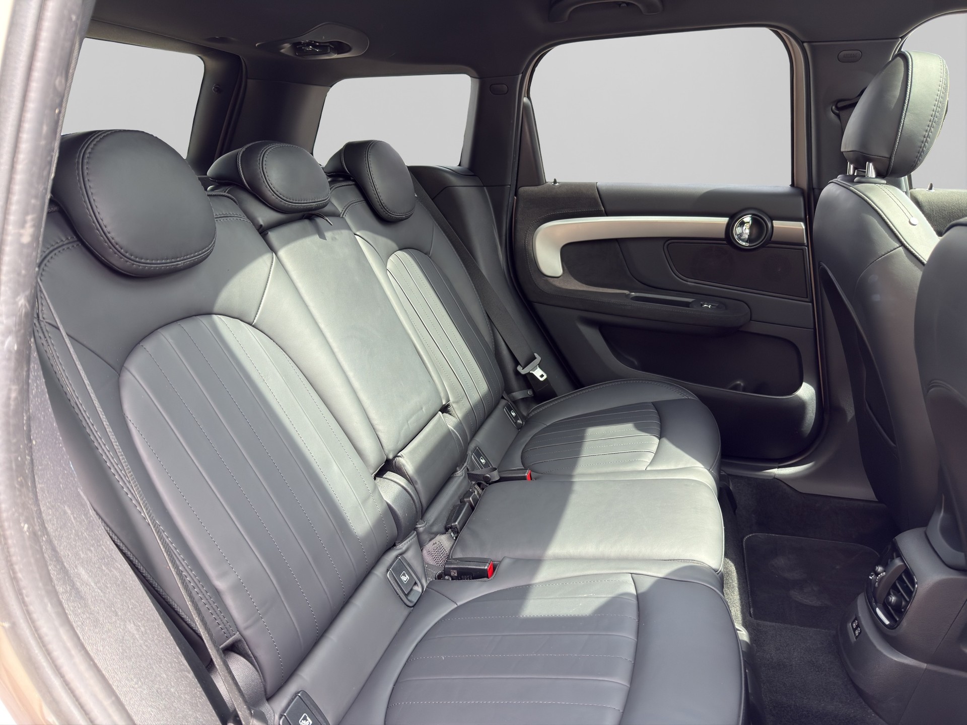 MINI Cooper S ALL4-image-16