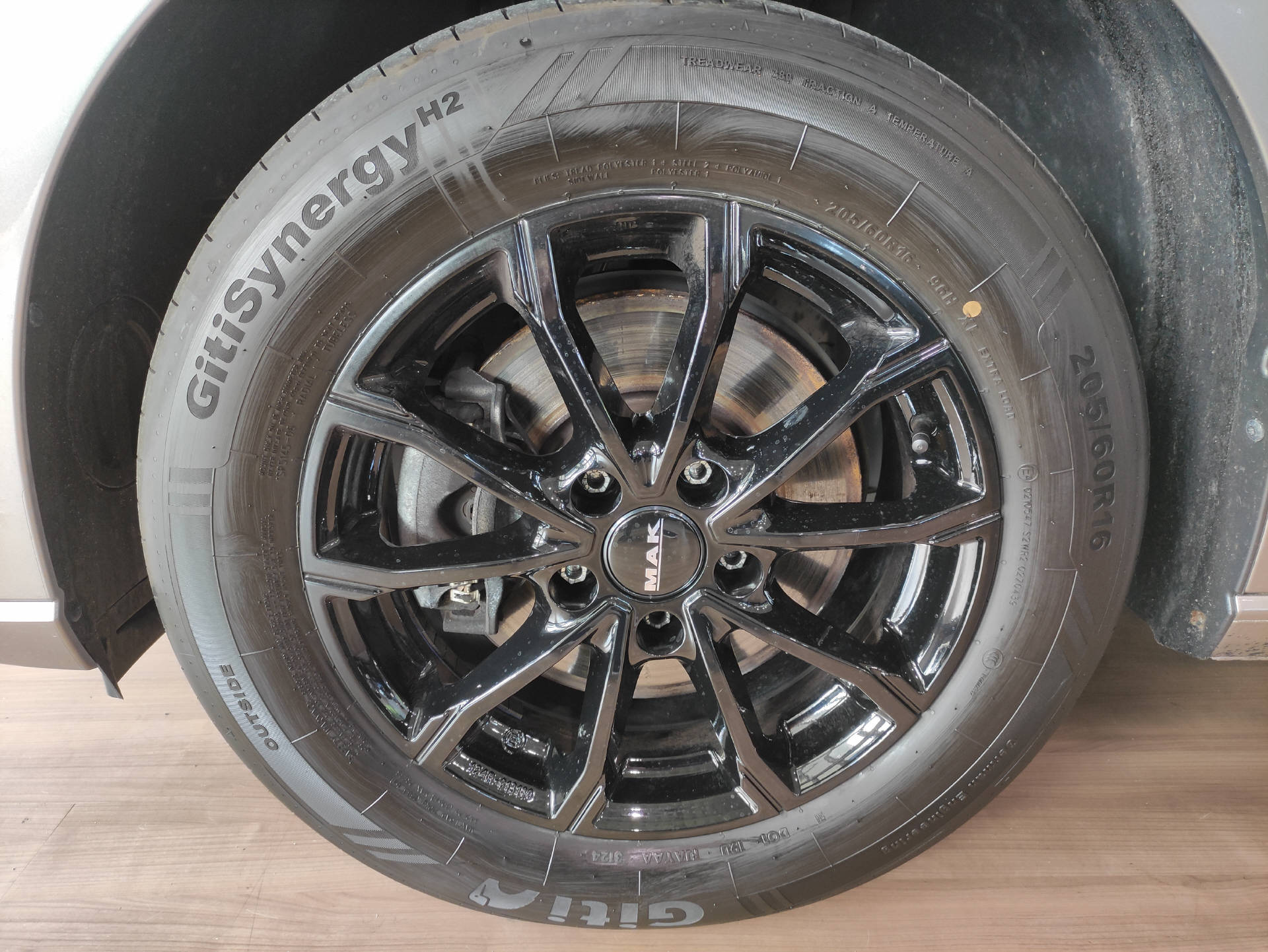 VW Caddy 2.0 TDI Liberty 4motion-image-2
