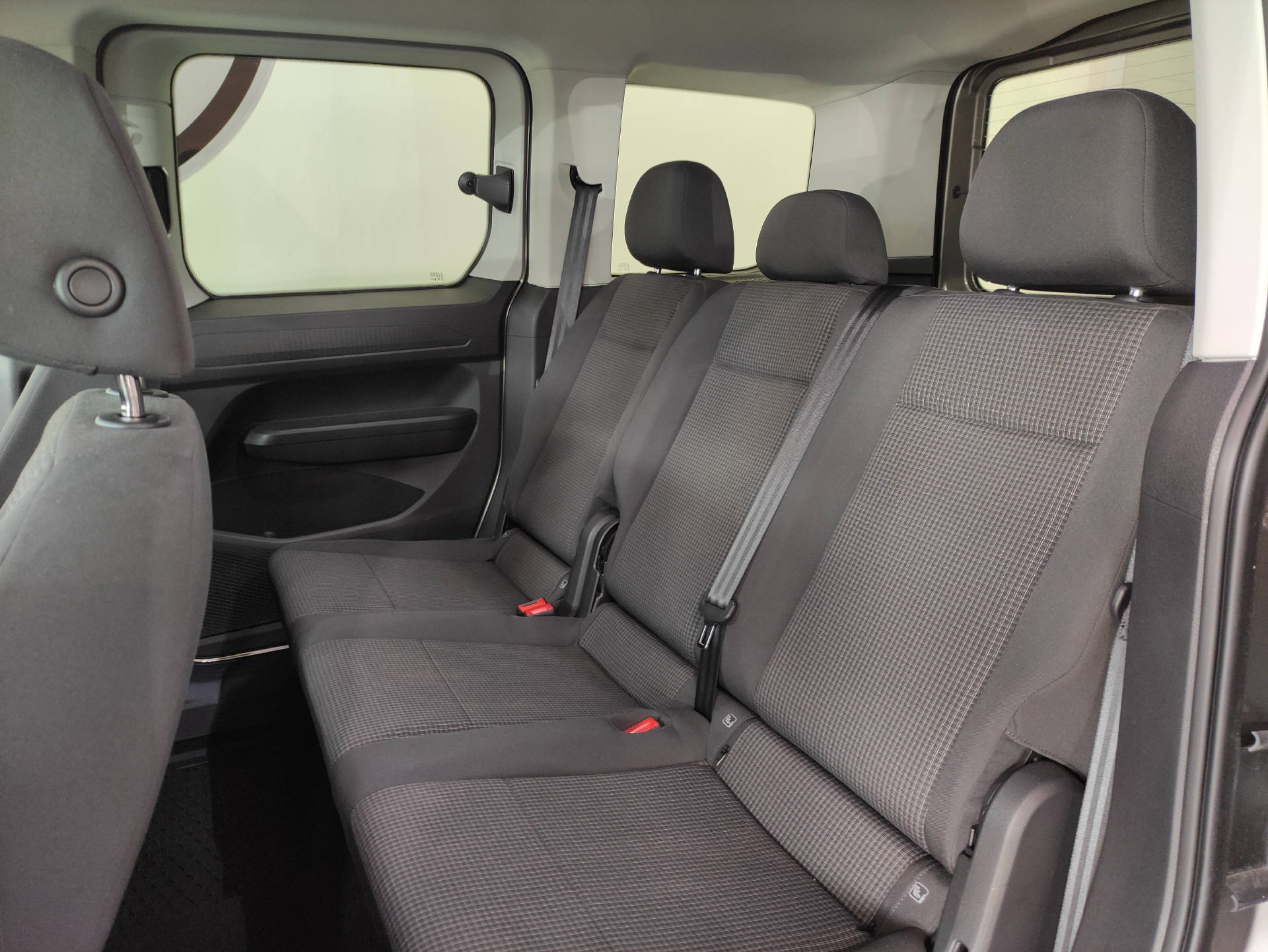 VW Caddy 2.0 TDI Liberty 4motion-image-9