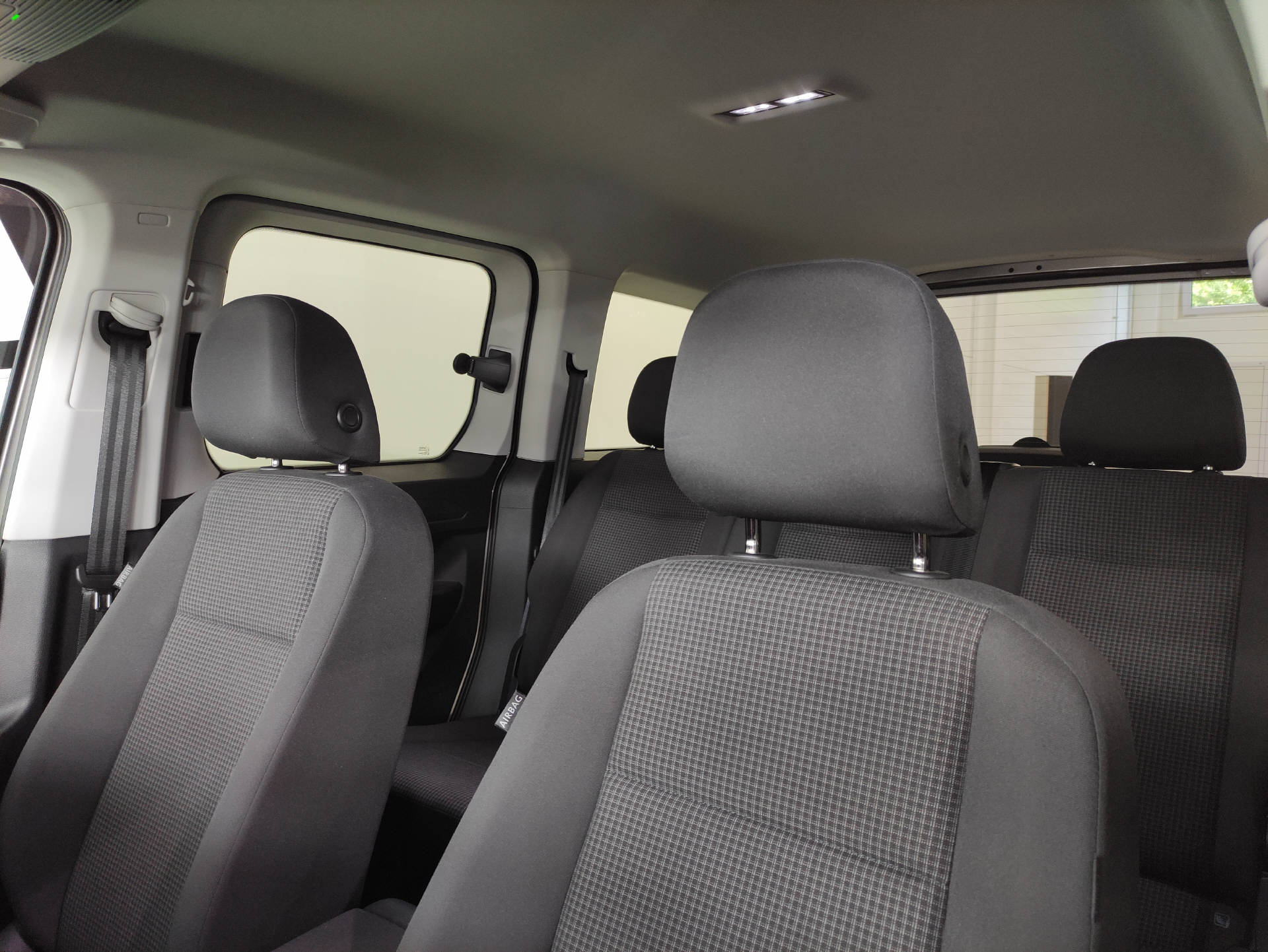 VW Caddy 2.0 TDI Liberty 4motion-image-4