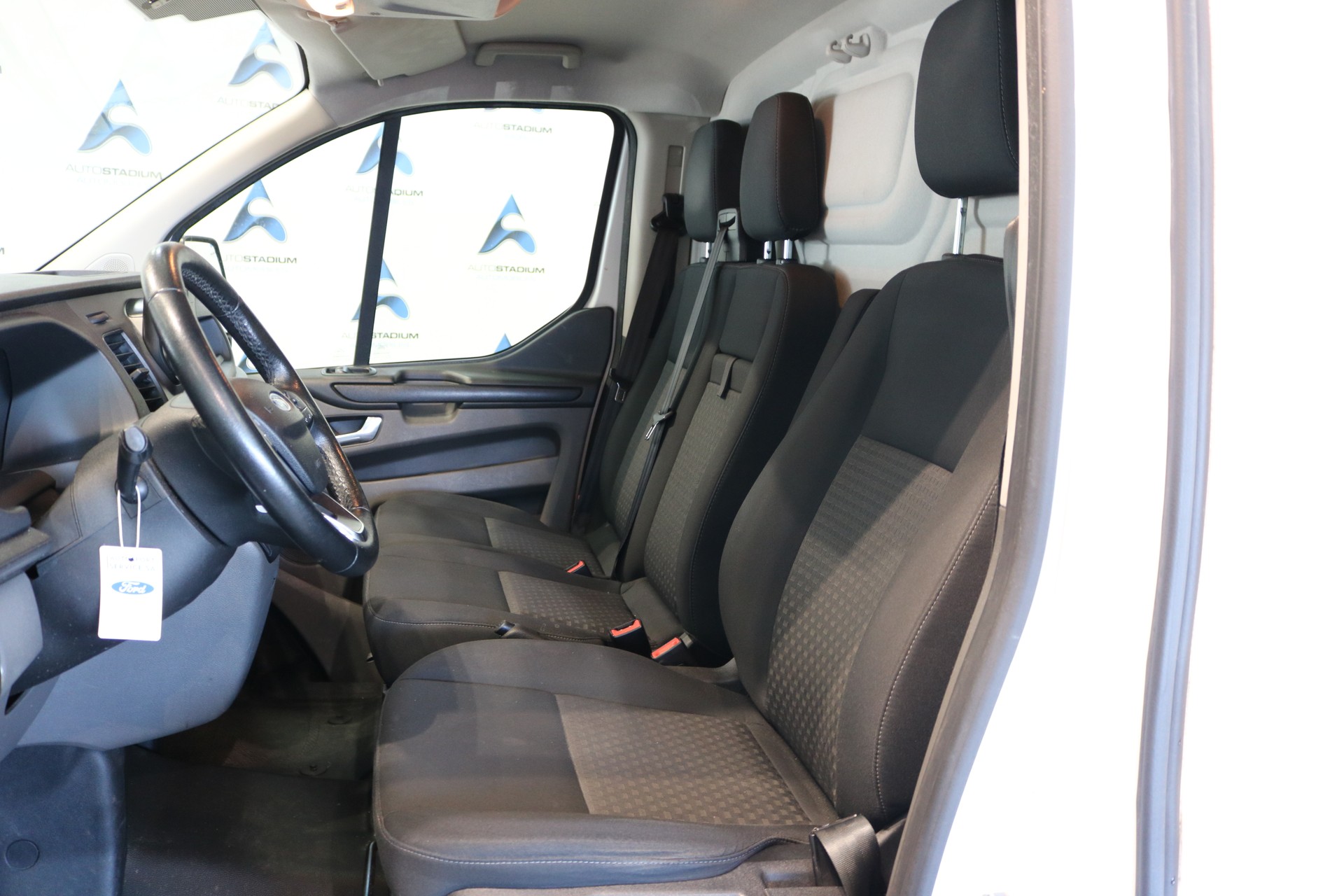 FORD Transit Custom Van 280 L1H1 Ambiente-image-5