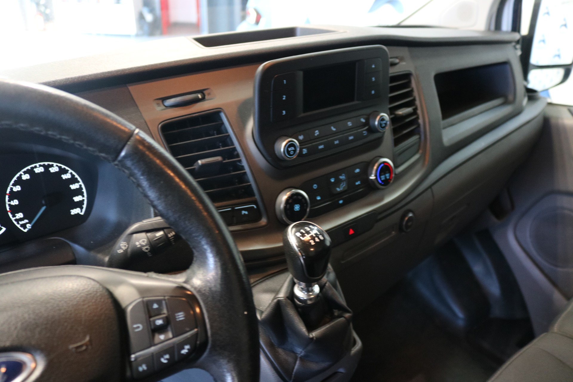 FORD Transit Custom Van 280 L1H1 Ambiente-image-3