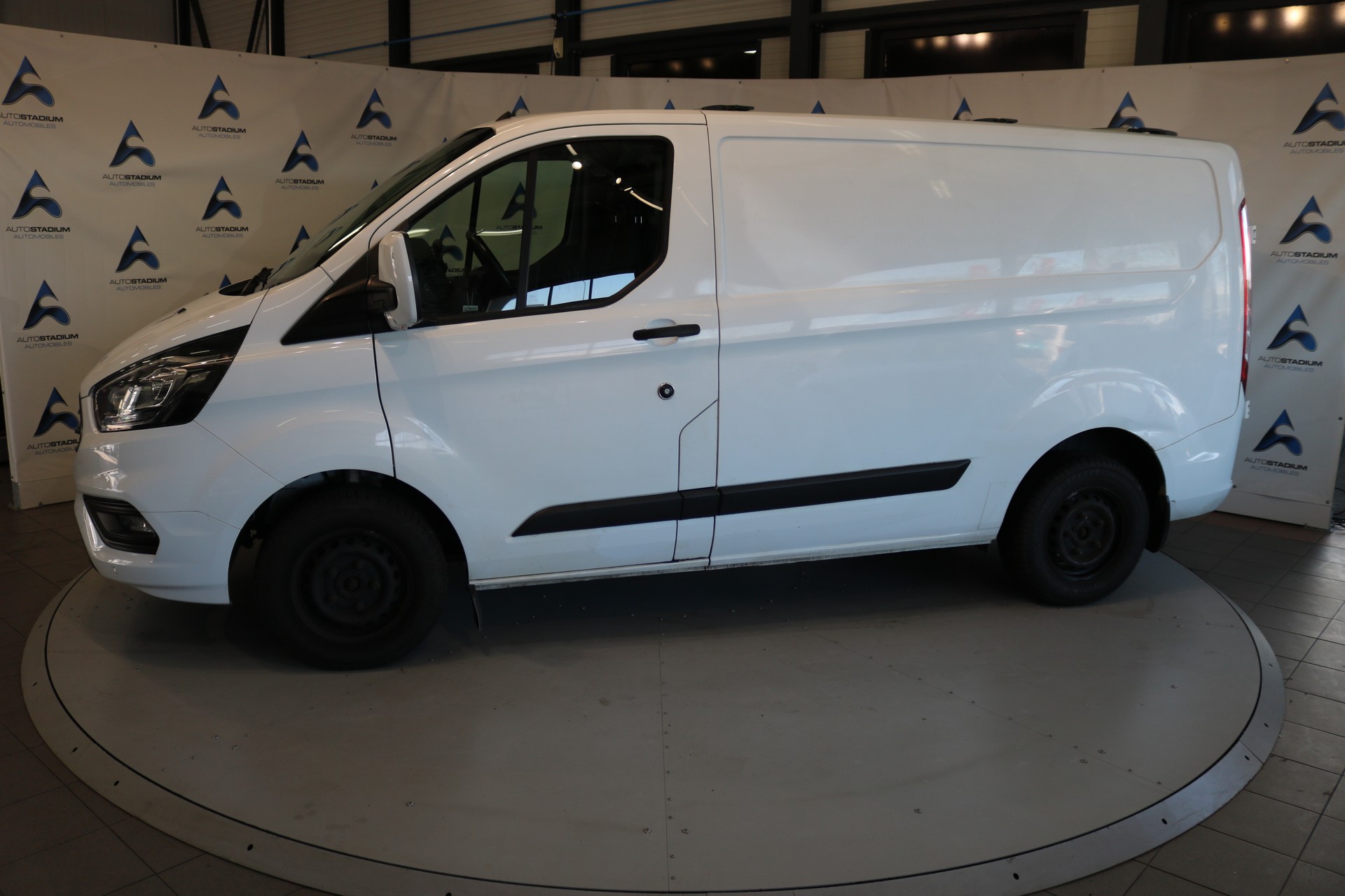 FORD Transit Custom Van 280 L1H1 Ambiente-image-12