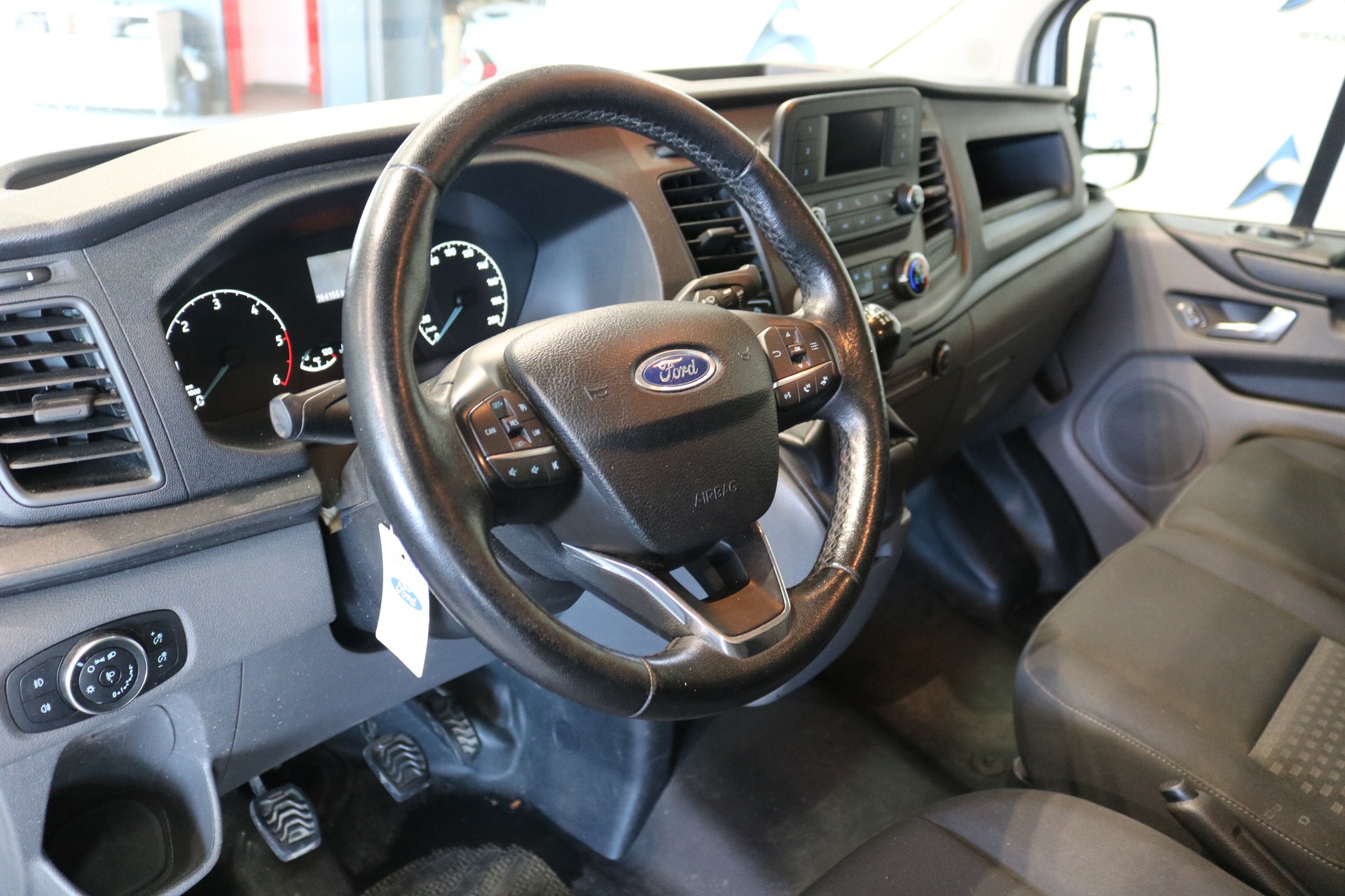 FORD Transit Custom Van 280 L1H1 Ambiente-image-1