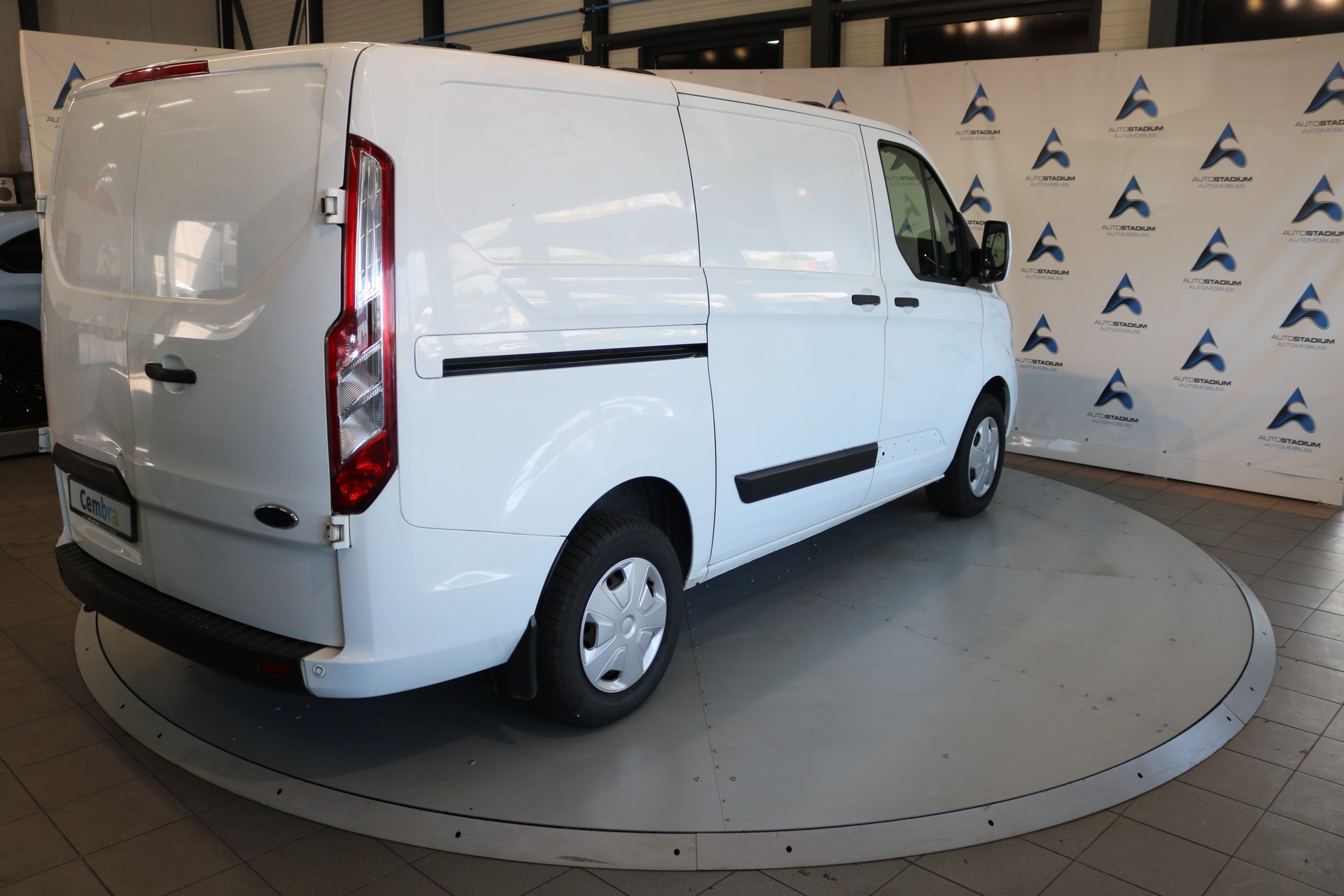 FORD Transit Custom Van 280 L1H1 Ambiente-image-22