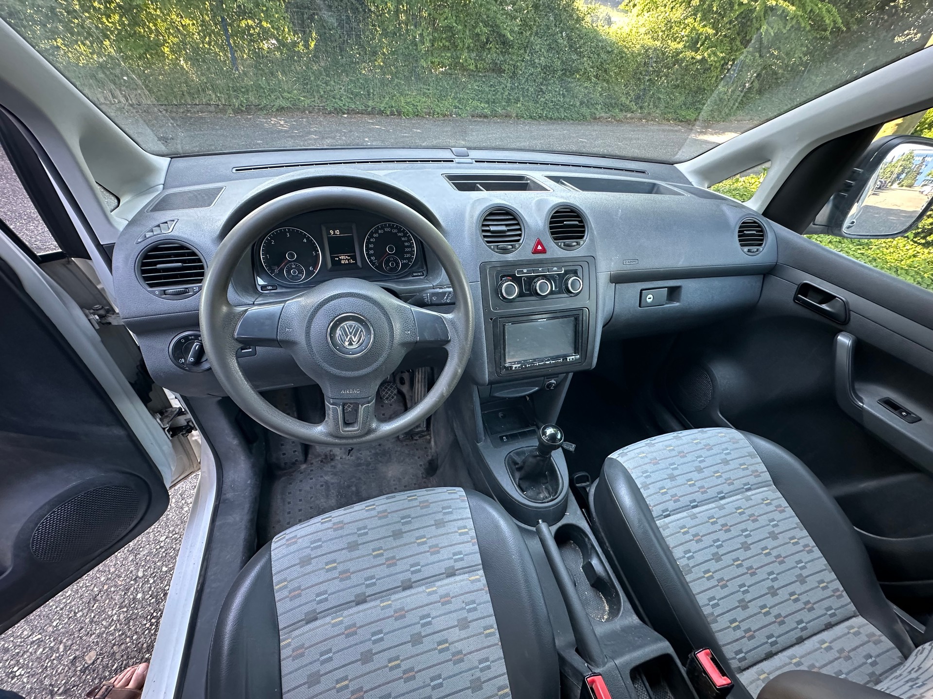 VW Caddy Maxi 1.6 TDI-image-11