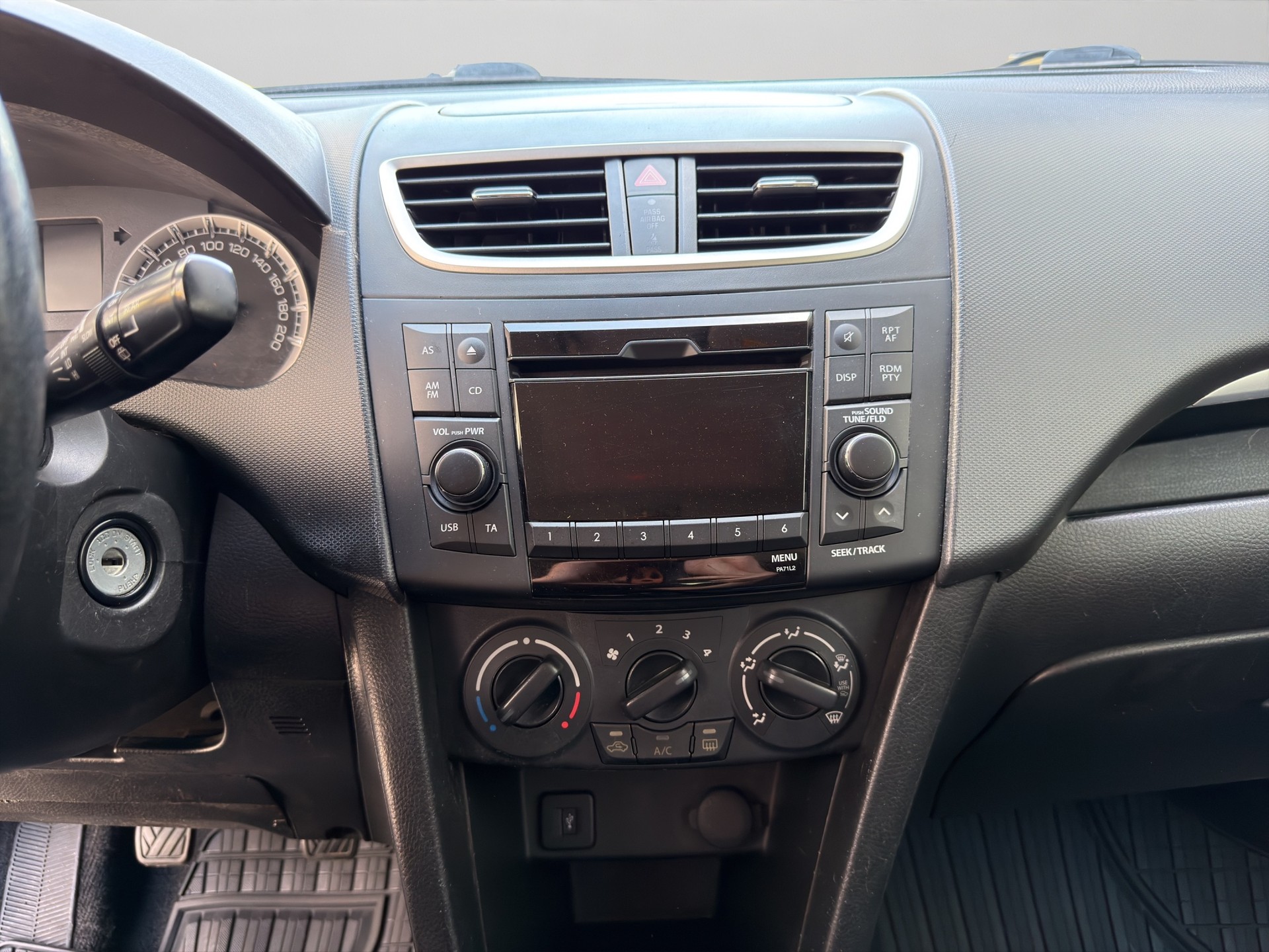 SUZUKI Swift 1.2i 16V GL Top 4x4-image-11
