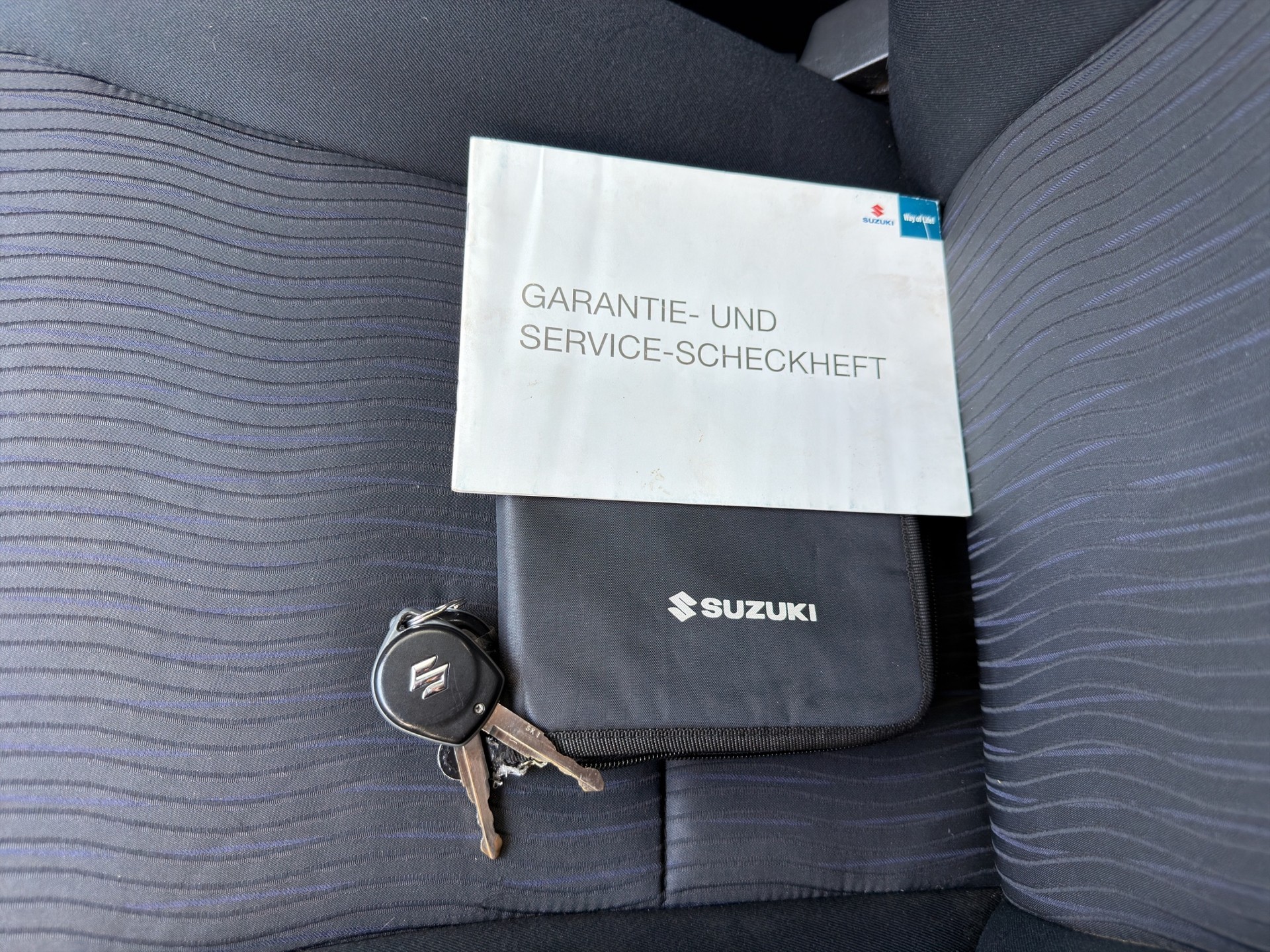 SUZUKI Swift 1.2i 16V GL Top 4x4-image-14