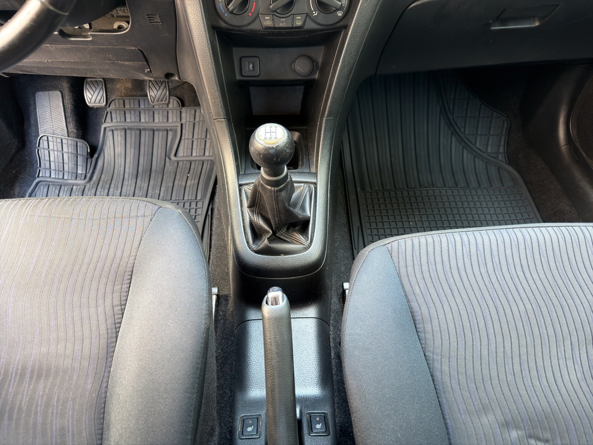 SUZUKI Swift 1.2i 16V GL Top 4x4-image-12