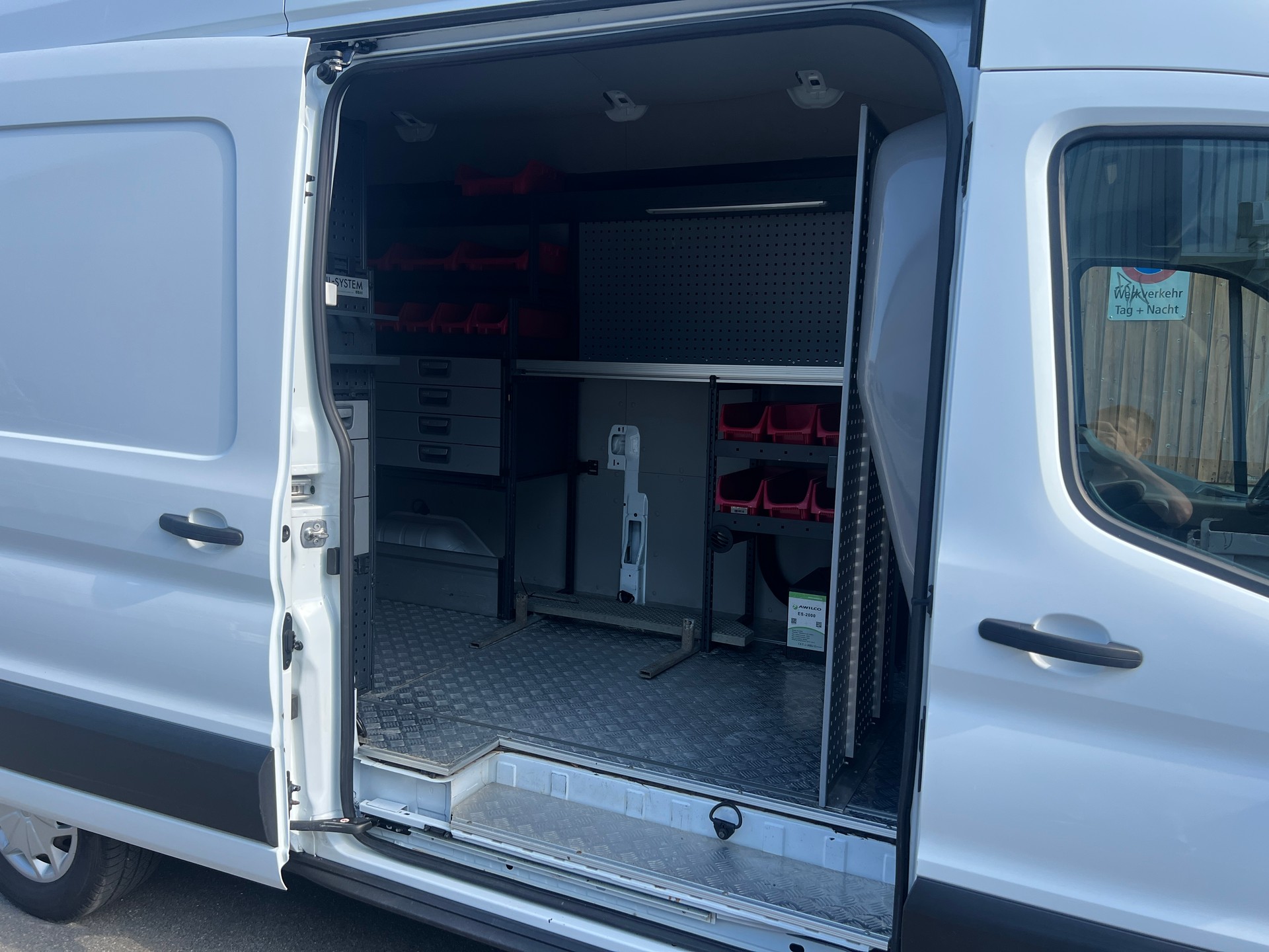 FORD Transit Van 350 L3 Trend 2.0 TDCi 170 4WD-image-8