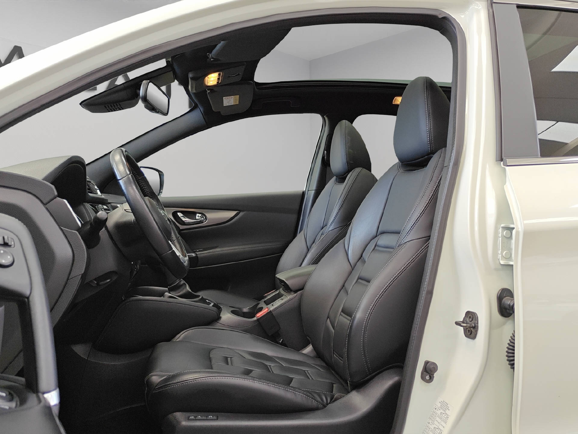 NISSAN Qashqai 1.7 dCi Tekna+ 4x4 Special Edition-image-13