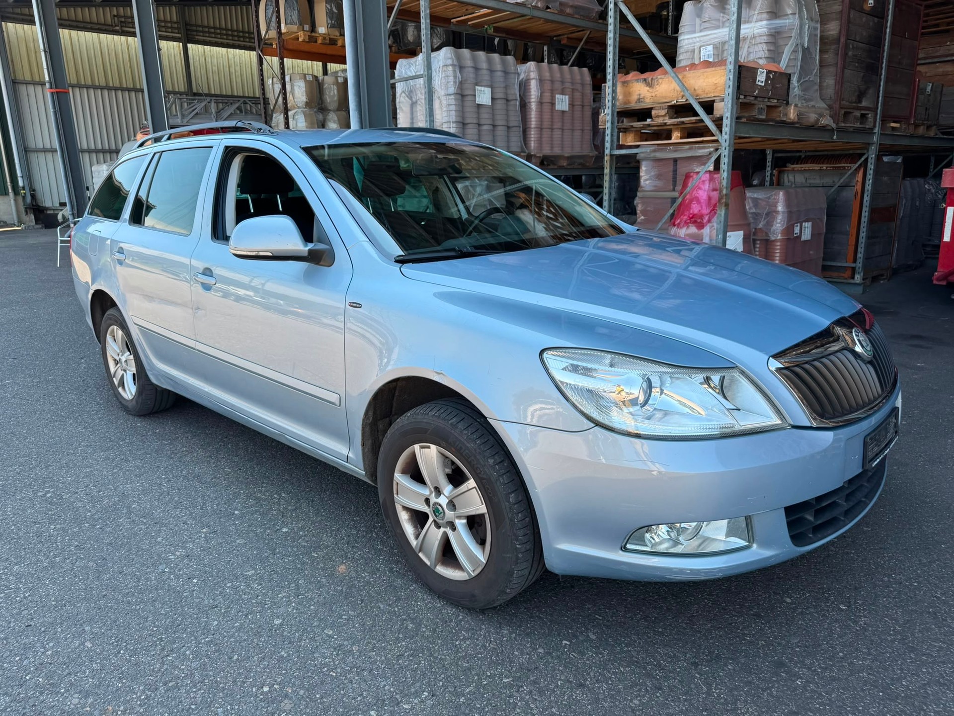 SKODA Octavia Combi 1.6 TDI Stöckli 4x4-image-0