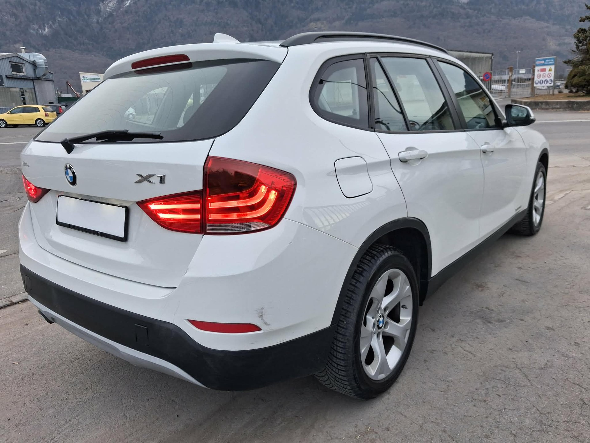 BMW X1 xDrive 18d Steptronic-image-5