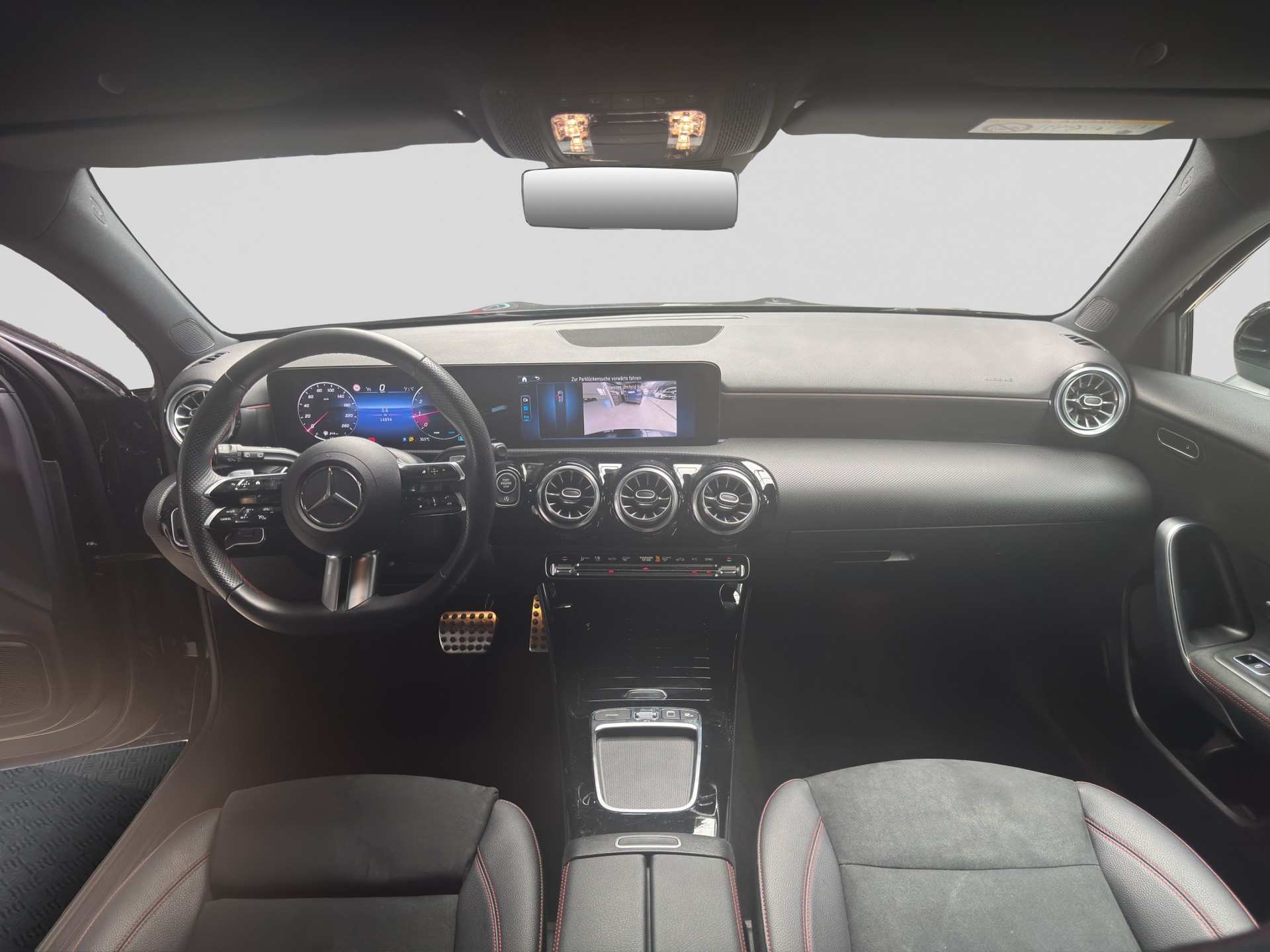 MERCEDES-BENZ A 180 AMG Line 7G-DCT-image-13