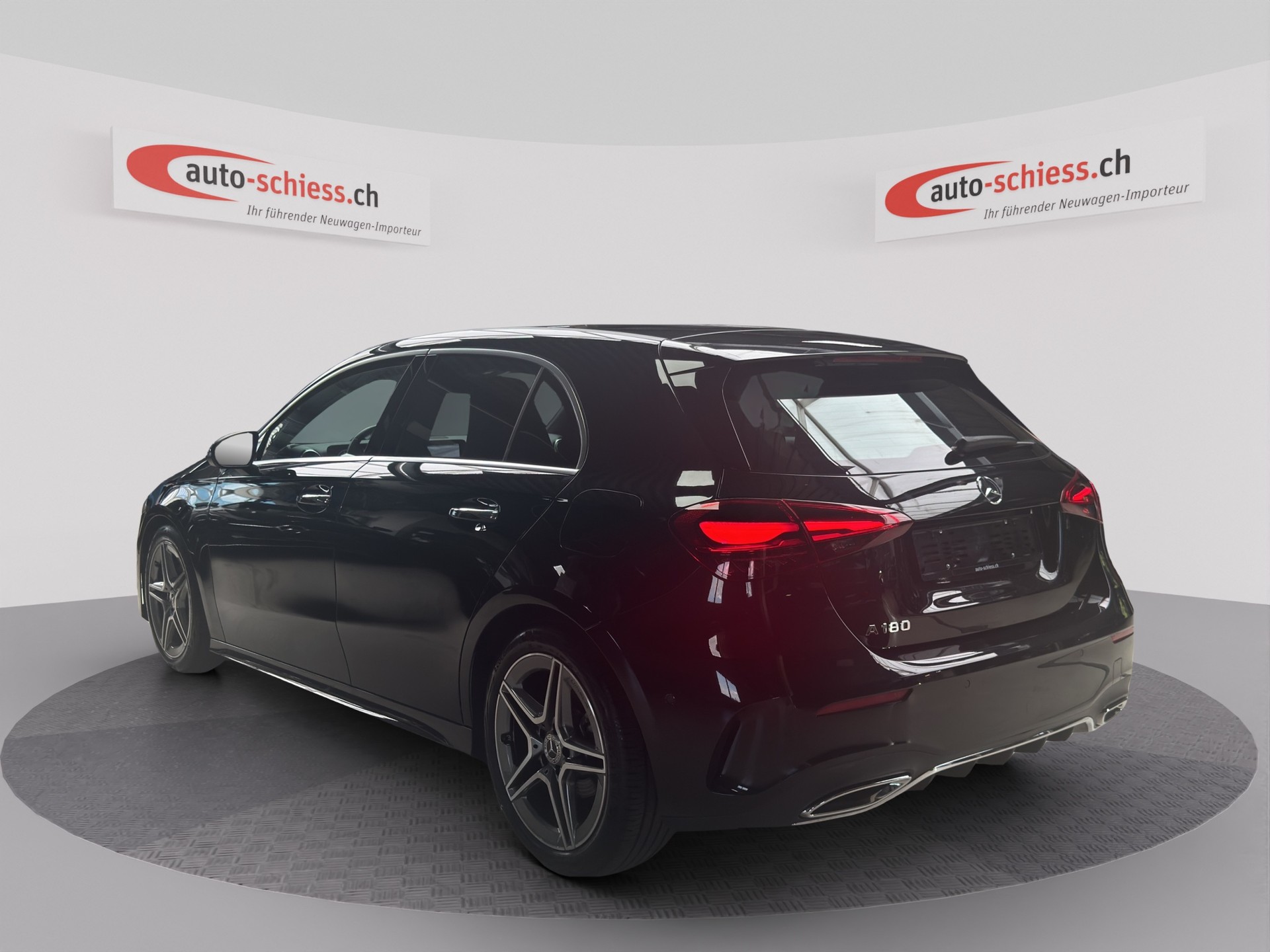 MERCEDES-BENZ A 180 AMG Line 7G-DCT-image-2