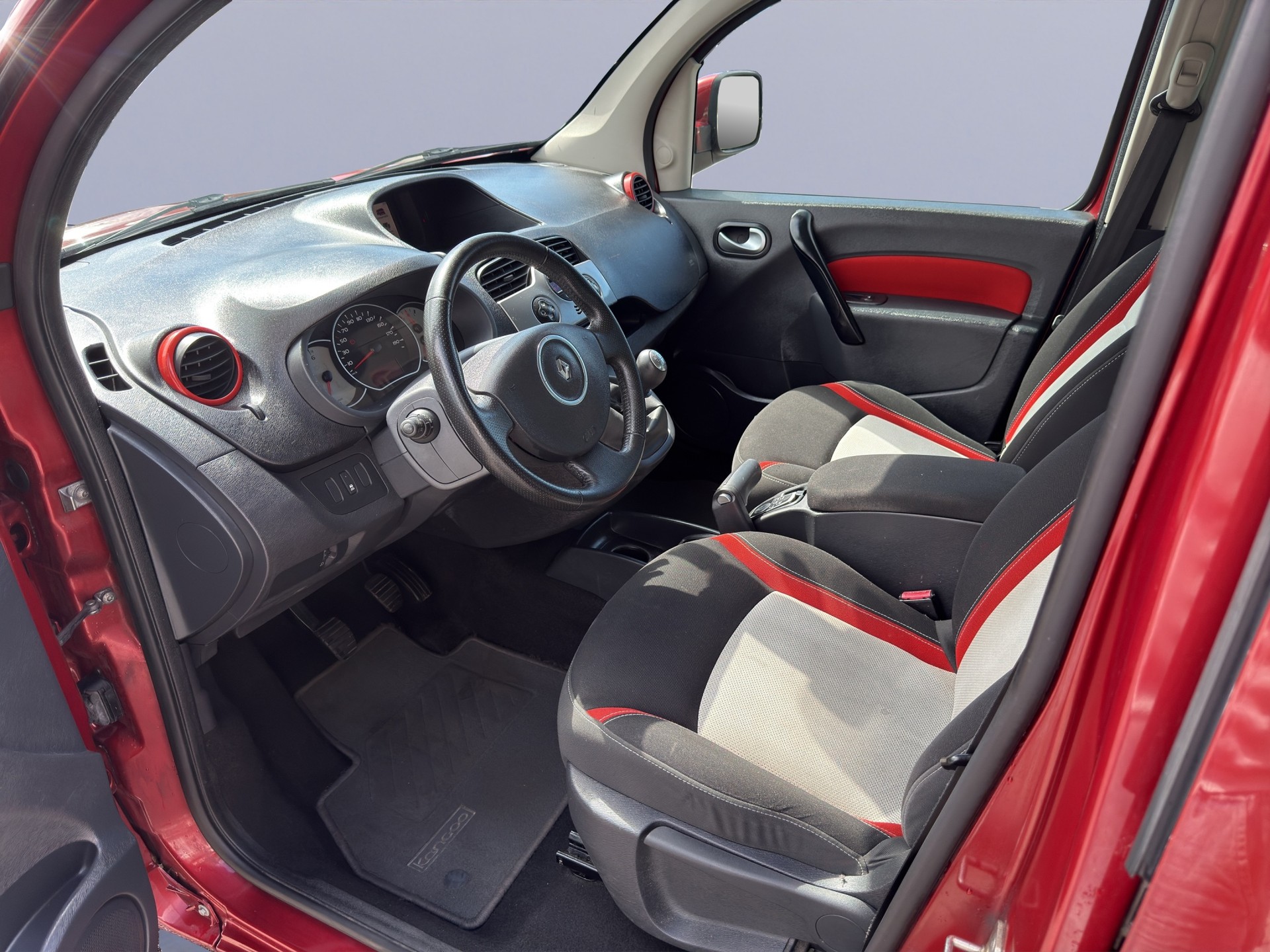 RENAULT Kangoo 1.5 dCi Happy Family-image-11