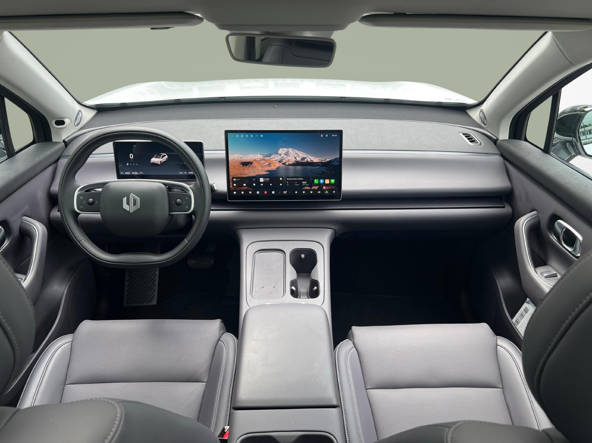 LEAPMOTOR C10 1.5 REEV Design-image-8