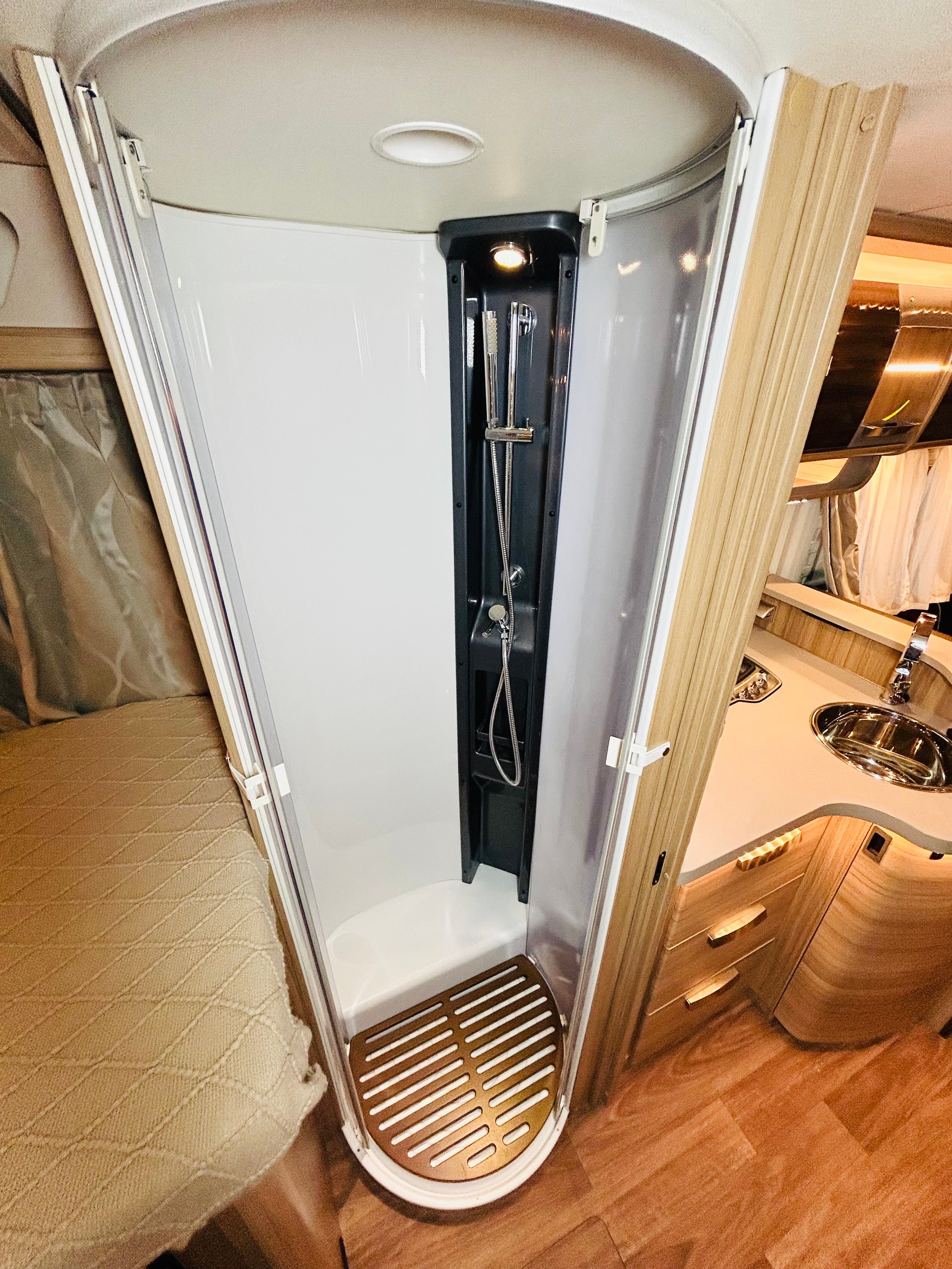 KNAUS Sun TI 700 MEG Platinum-image-20