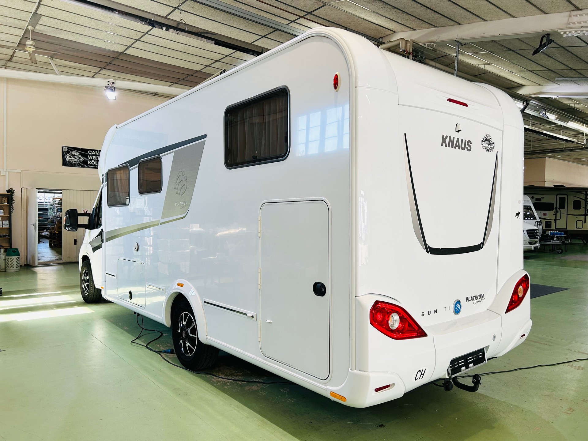 KNAUS Sun TI 700 MEG Platinum-image-2