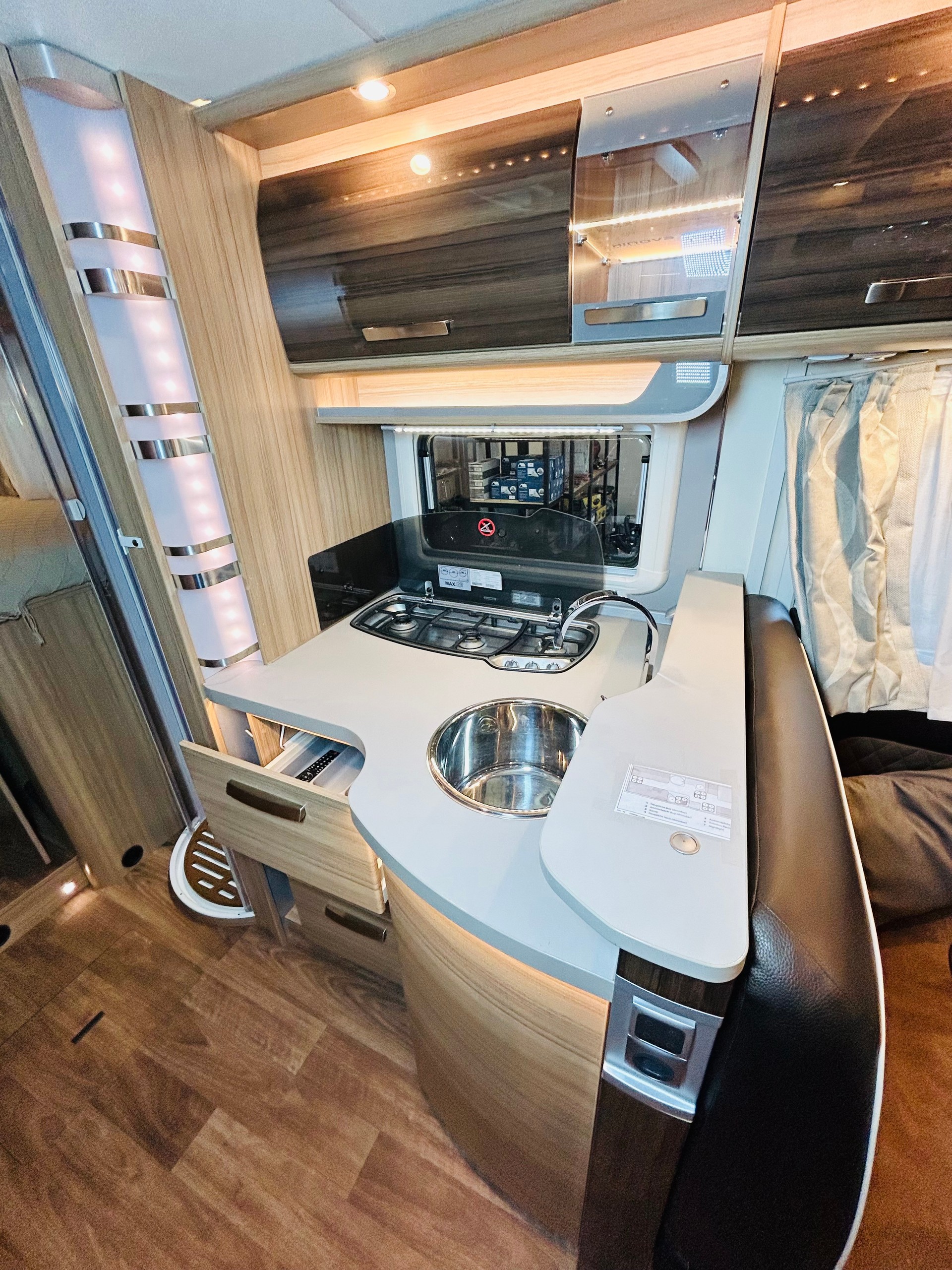 KNAUS Sun TI 700 MEG Platinum-image-11