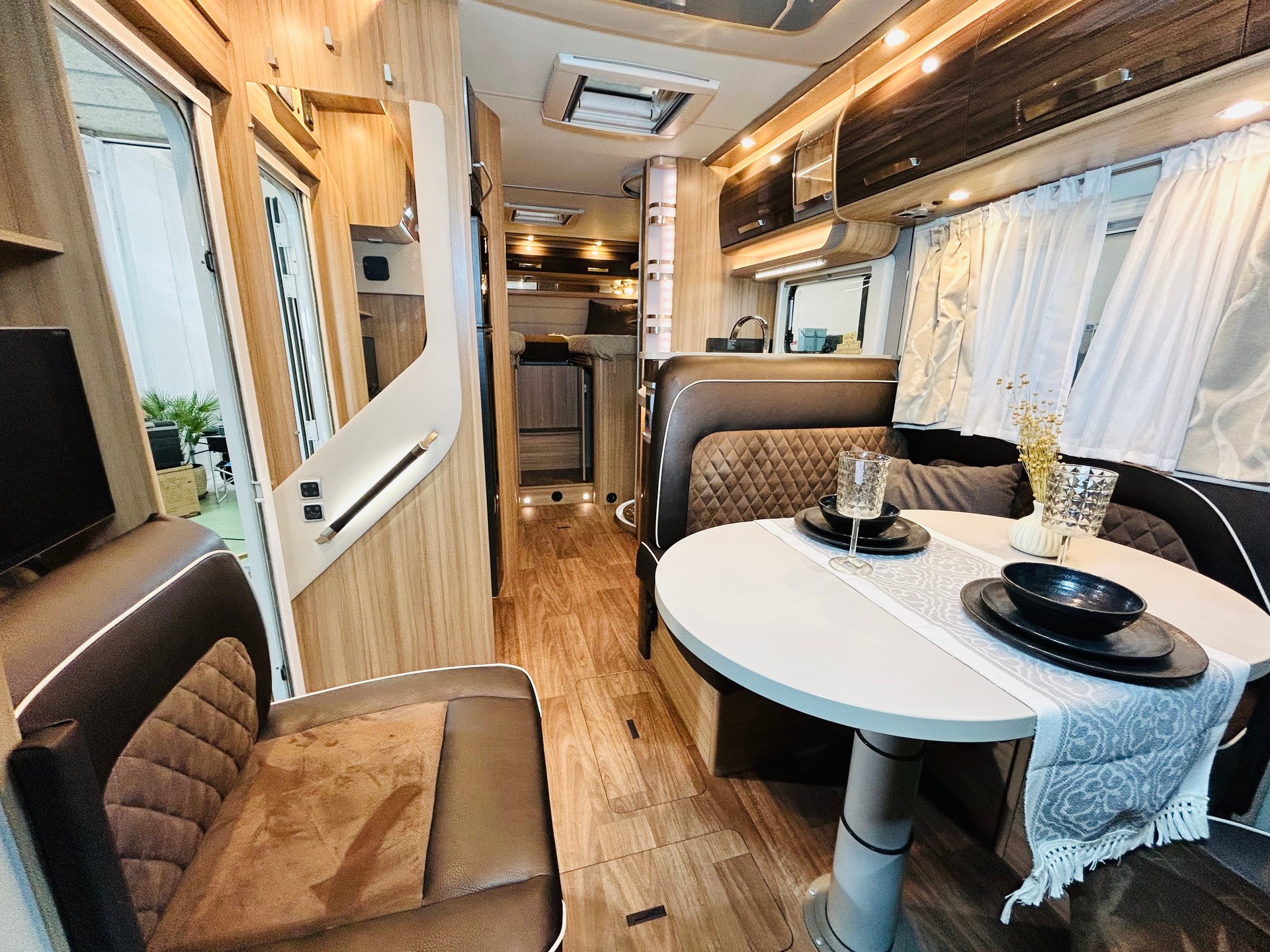 KNAUS Sun TI 700 MEG Platinum-image-6