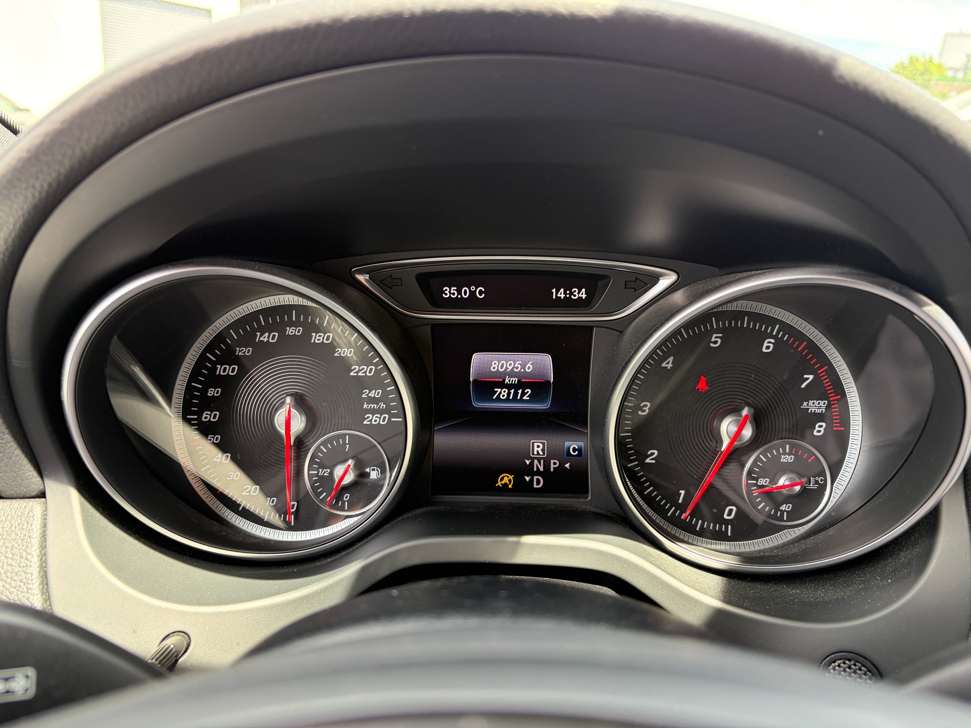 MERCEDES-BENZ GLA 250 Urban Swiss Star 4Matic 7G-DCT-image-10
