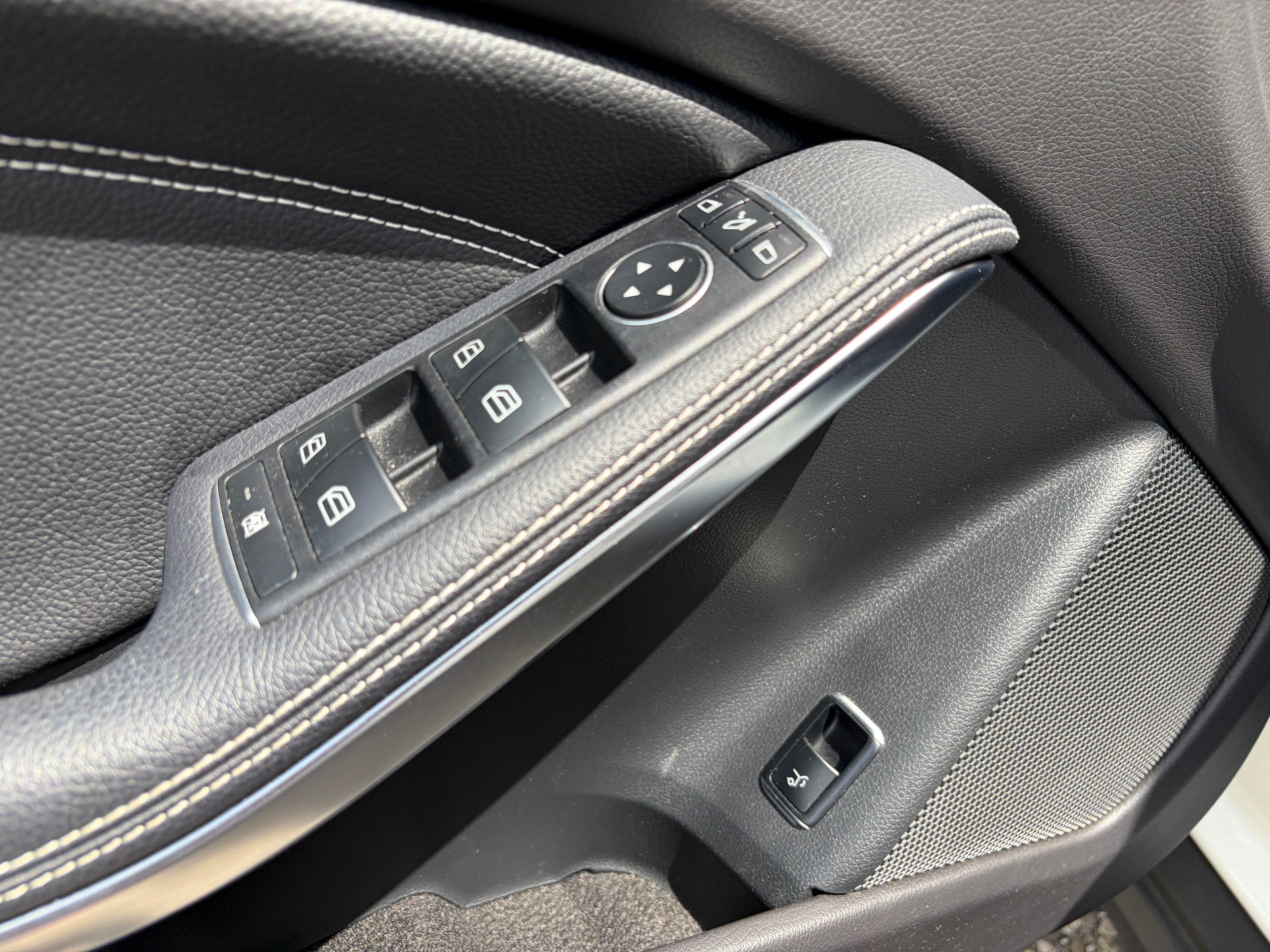 MERCEDES-BENZ GLA 250 Urban Swiss Star 4Matic 7G-DCT-image-14