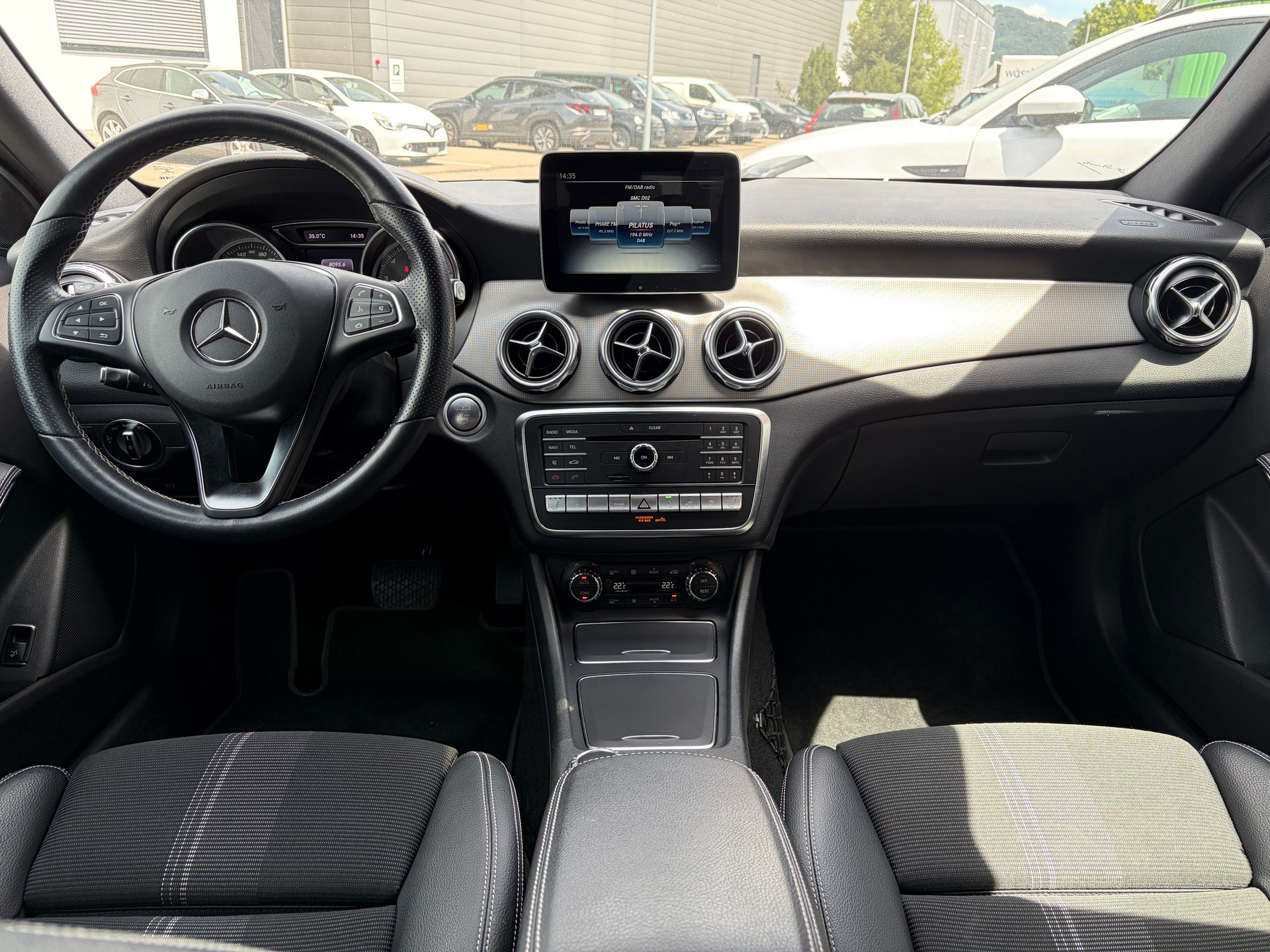 MERCEDES-BENZ GLA 250 Urban Swiss Star 4Matic 7G-DCT-image-8