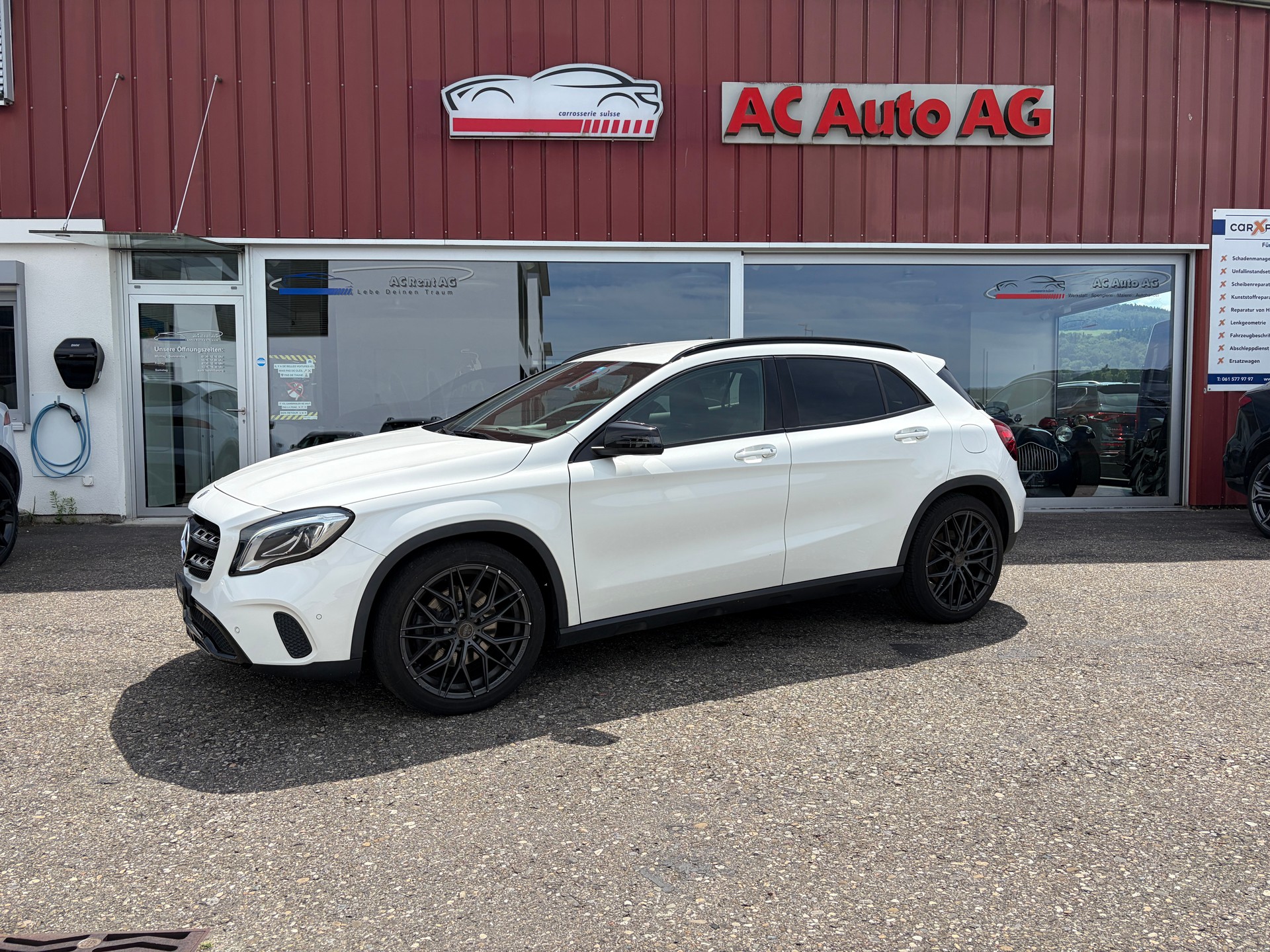 MERCEDES-BENZ GLA 250 Urban Swiss Star 4Matic 7G-DCT-image-0