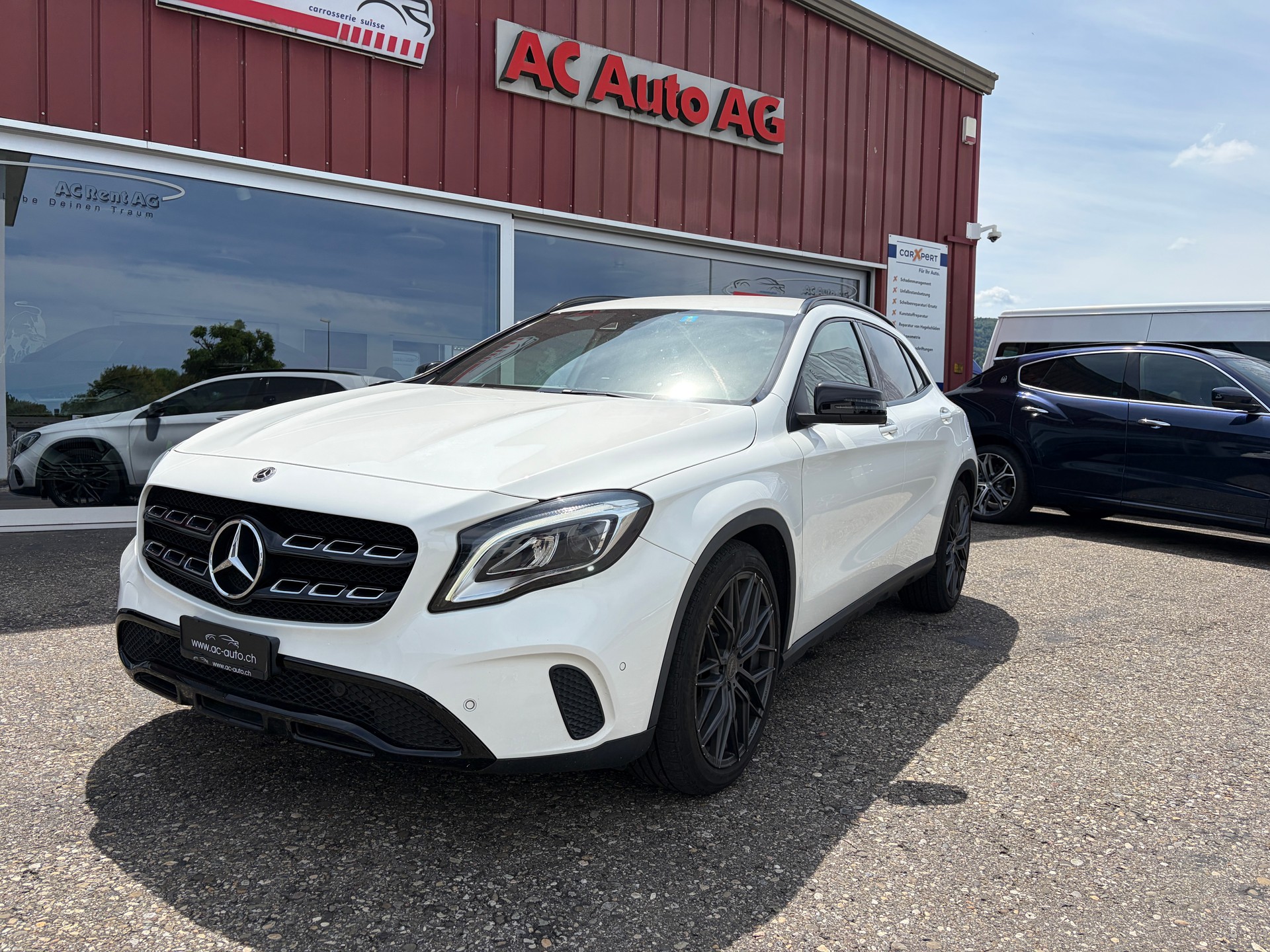 MERCEDES-BENZ GLA 250 Urban Swiss Star 4Matic 7G-DCT-image-1