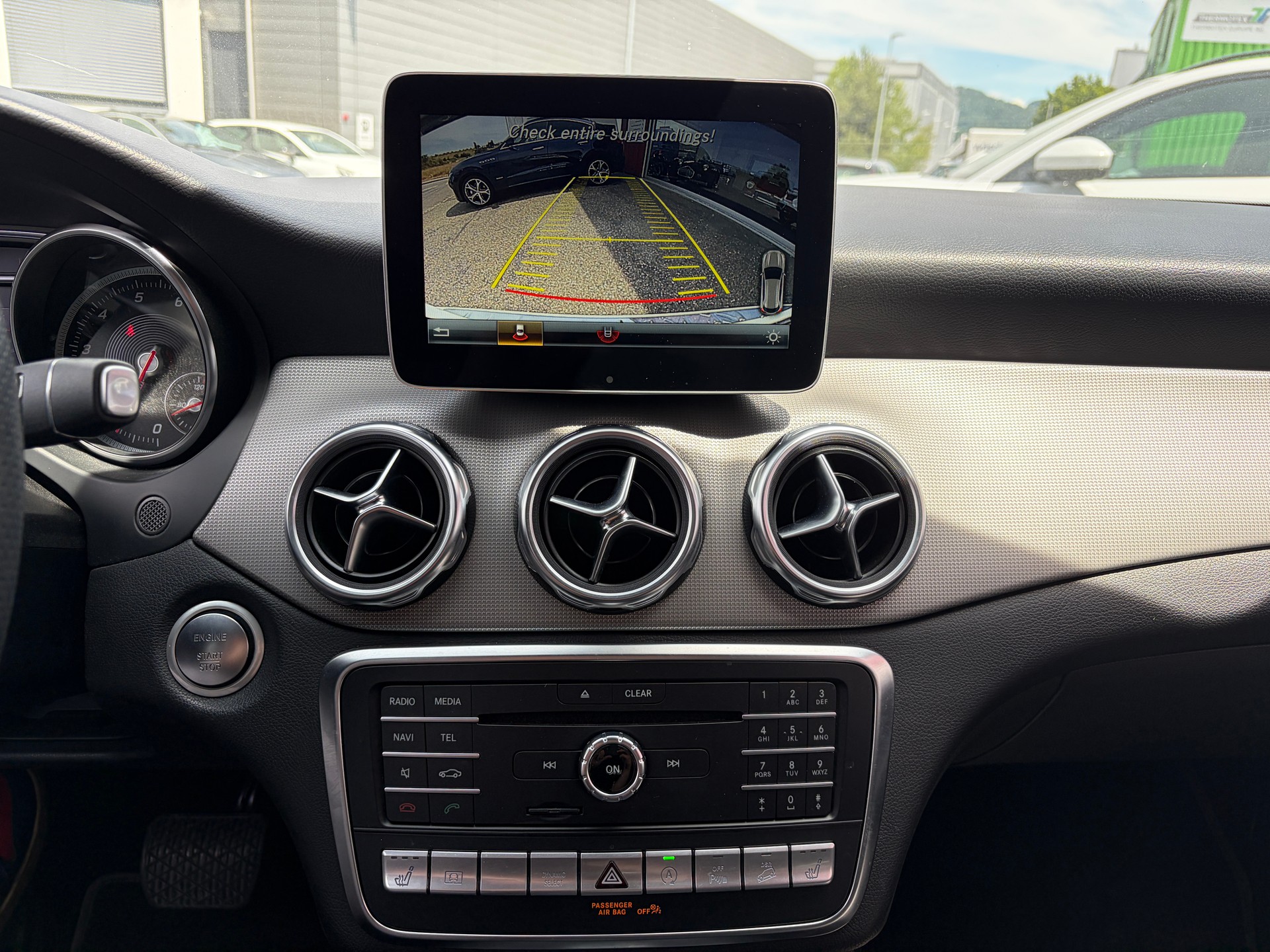 MERCEDES-BENZ GLA 250 Urban Swiss Star 4Matic 7G-DCT-image-11