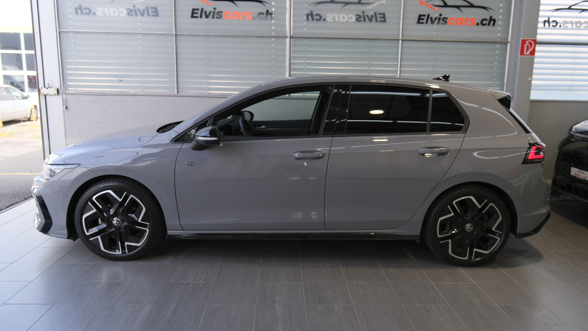 VW Golf 1.5 e TSI mHEV R-Line DSG * Black Style *-image-8