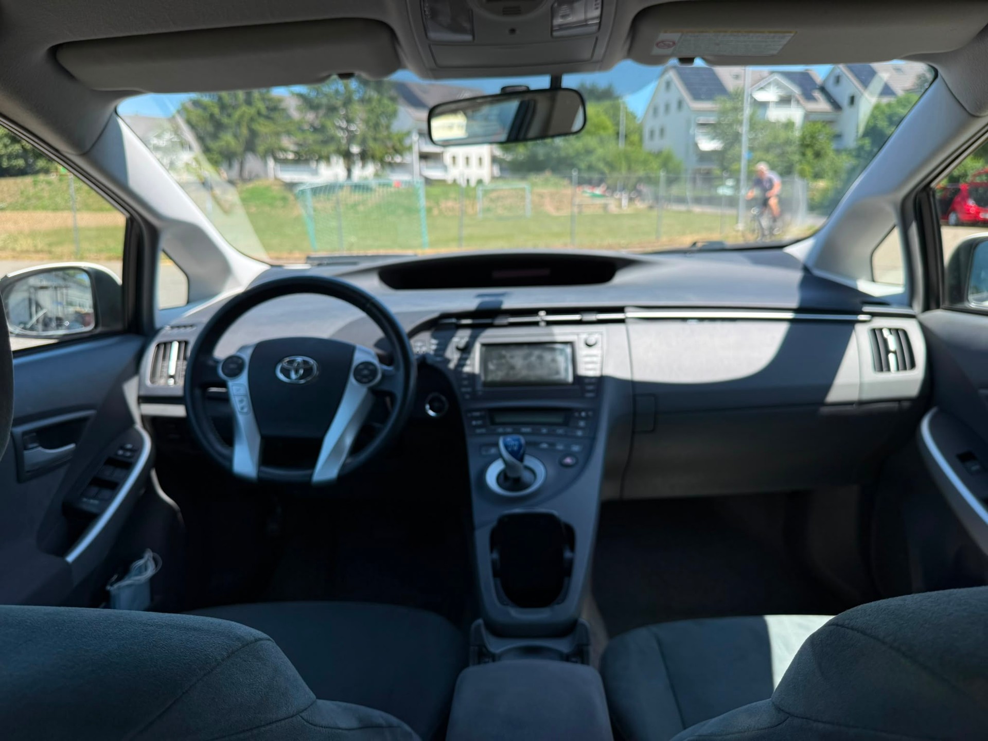 TOYOTA Prius 1.8 16V HSD-image-9