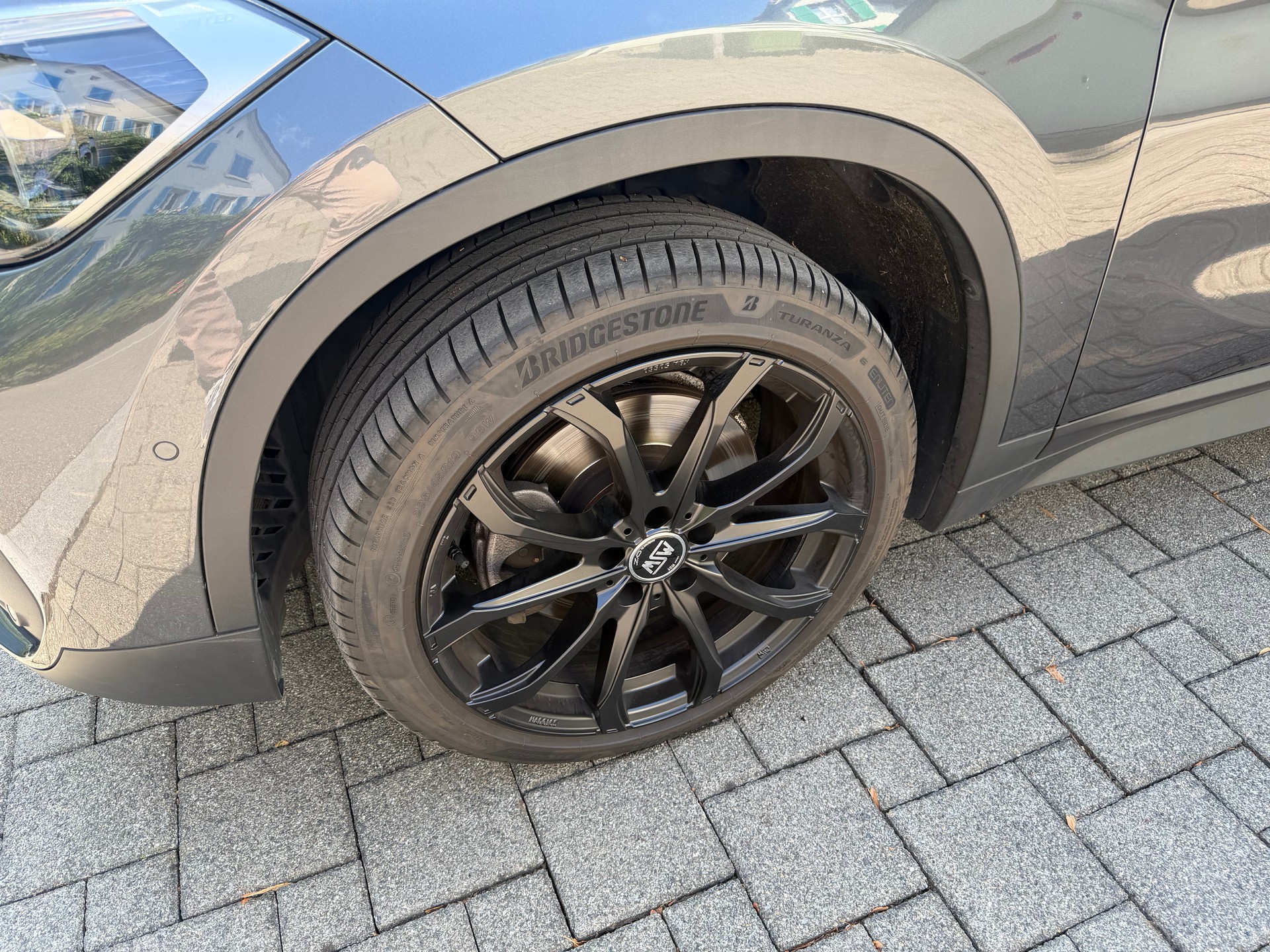 BMW 20i xDrive-image-9