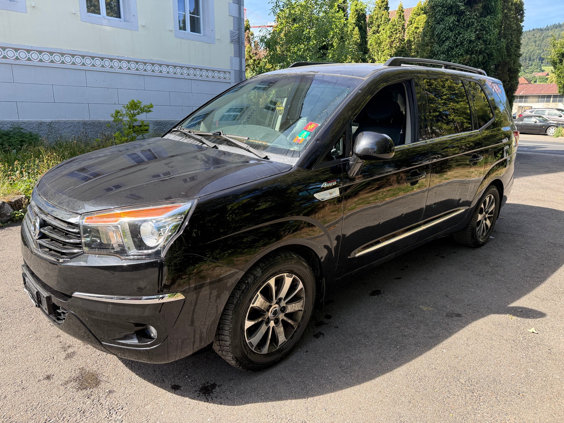 KGM-SsangYong Rodius SV220 e-XDi Turismo 4WD Automatic-image-2