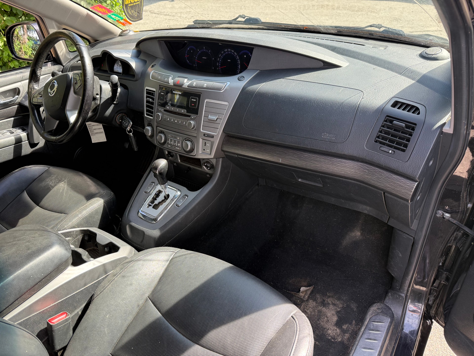 KGM-SsangYong Rodius SV220 e-XDi Turismo 4WD Automatic-image-7