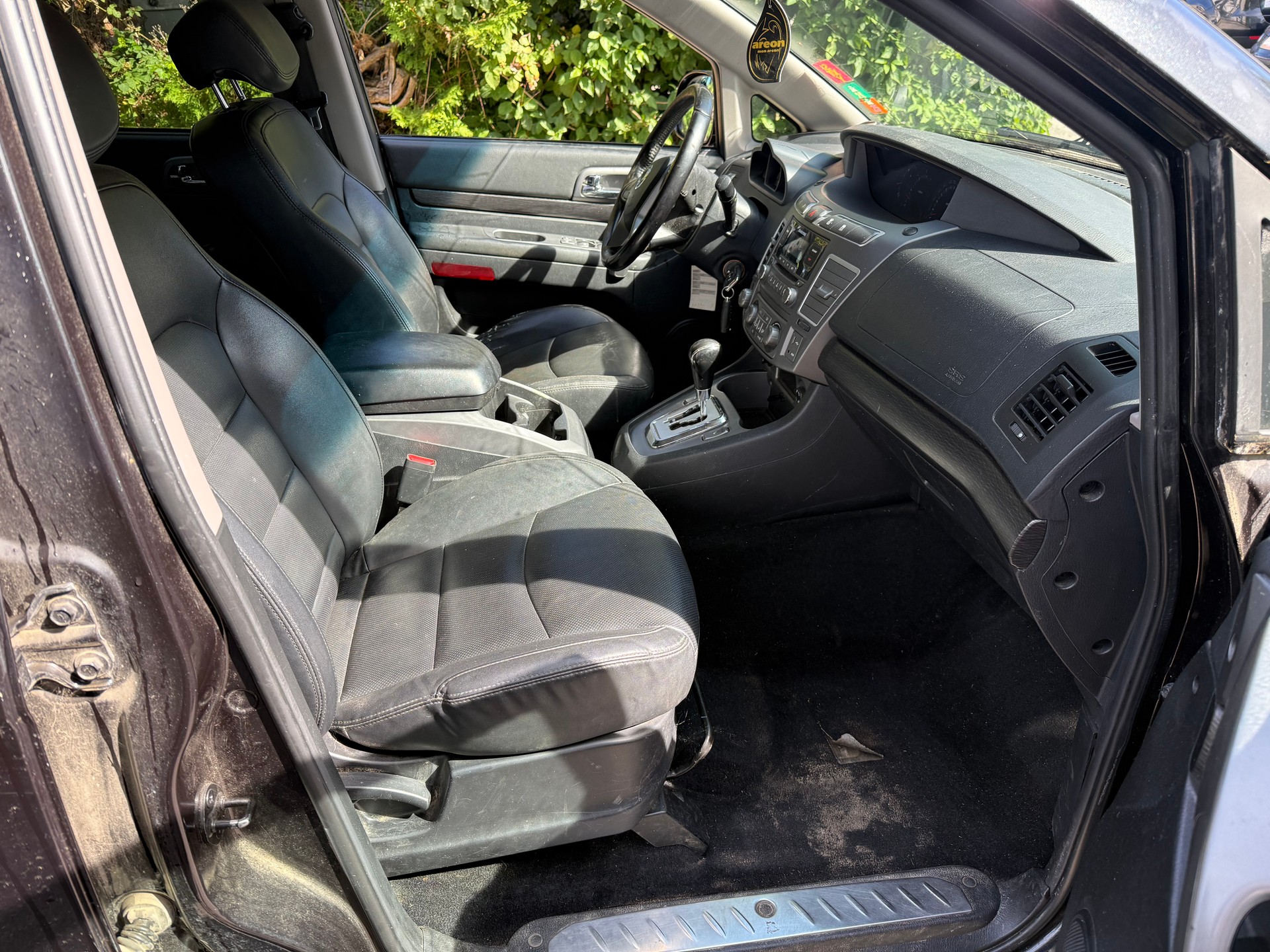 KGM-SsangYong Rodius SV220 e-XDi Turismo 4WD Automatic-image-6
