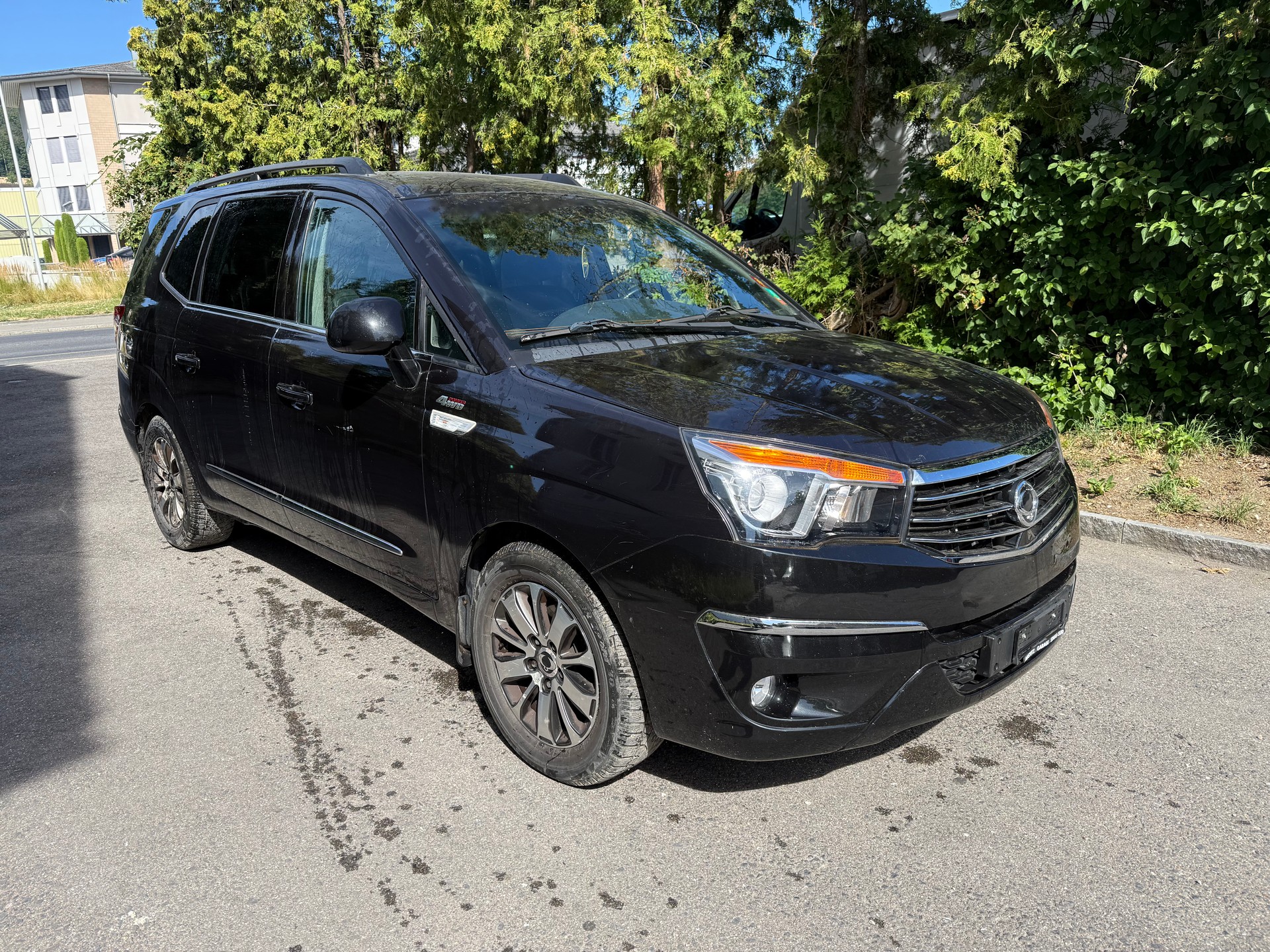 KGM-SsangYong Rodius SV220 e-XDi Turismo 4WD Automatic-image-0