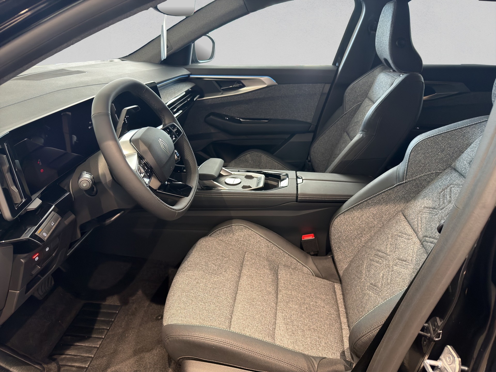 RENAULT Espace 1.2 E-Tech 200 Techno 7-Sitze-image-4