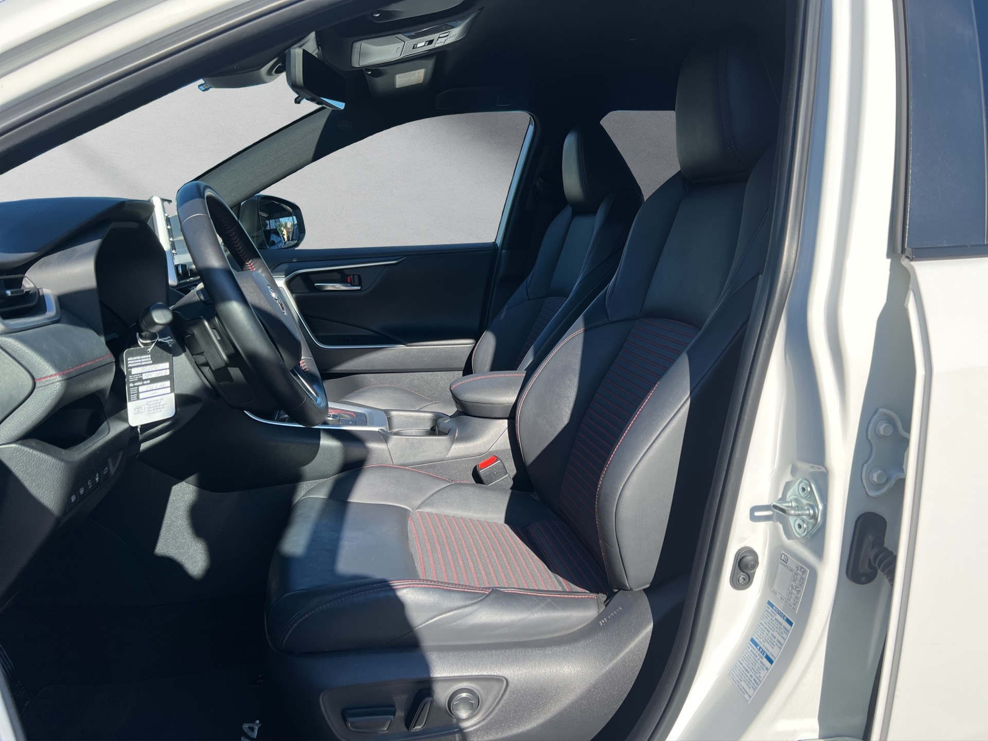 TOYOTA RAV4 2.5 Plug-In-Hybrid Premium-image-8