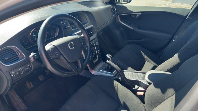 VOLVO V40 D3 Kinetic-image-9
