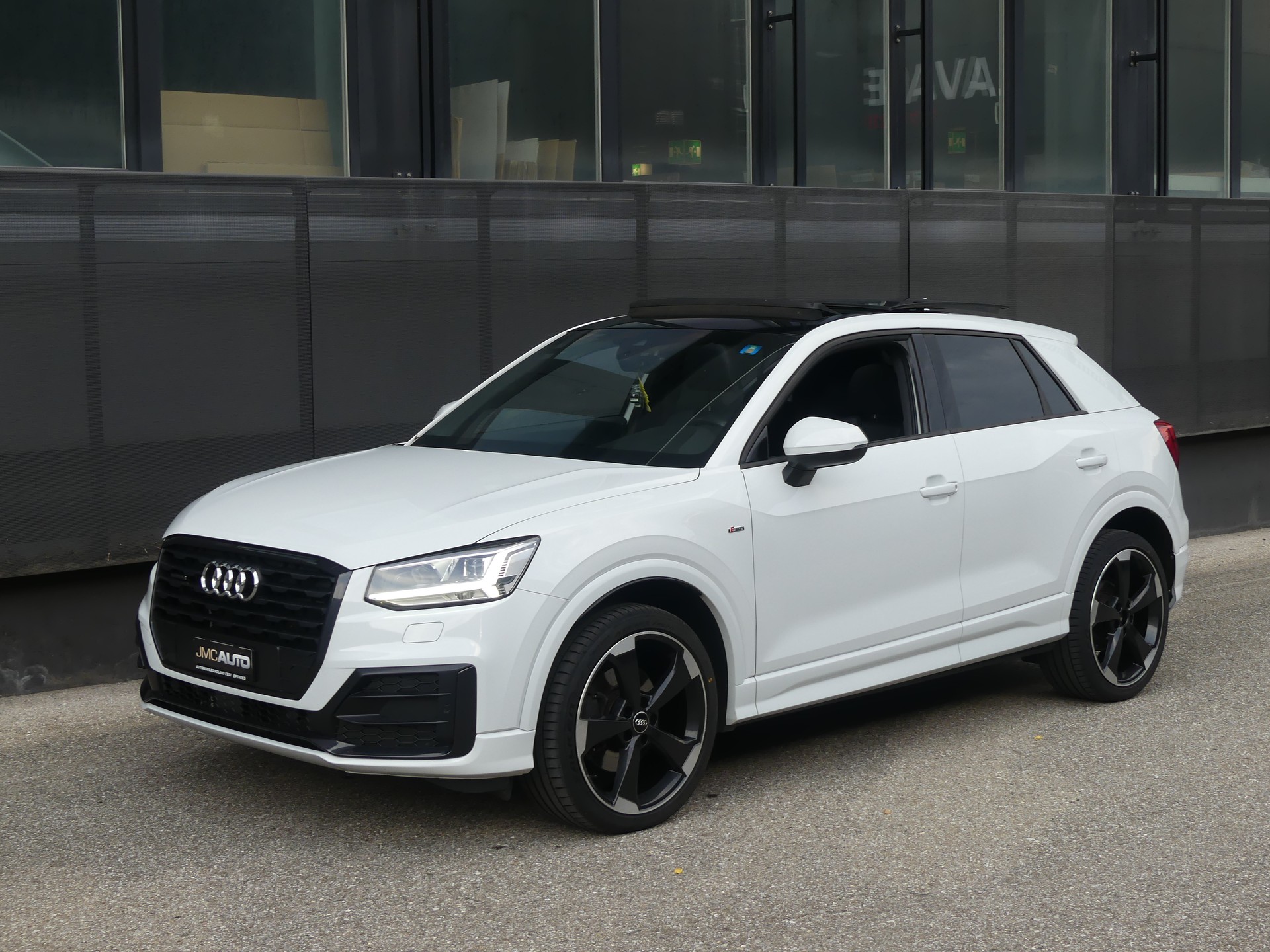 AUDI Q2 2.0 TFSI sport quattro-image-3