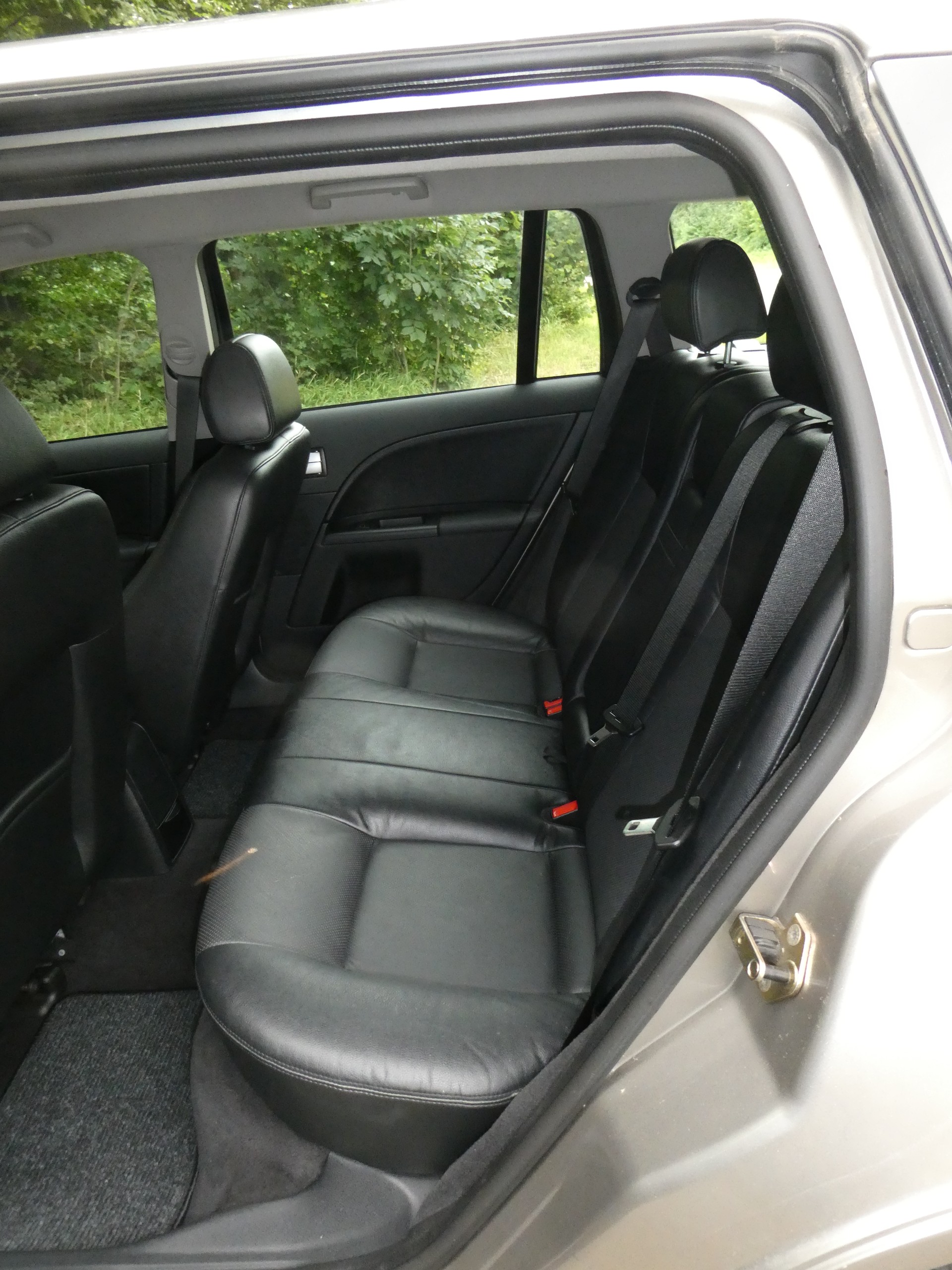 FORD Mondeo 2.5i V6 24V Ghia-image-10